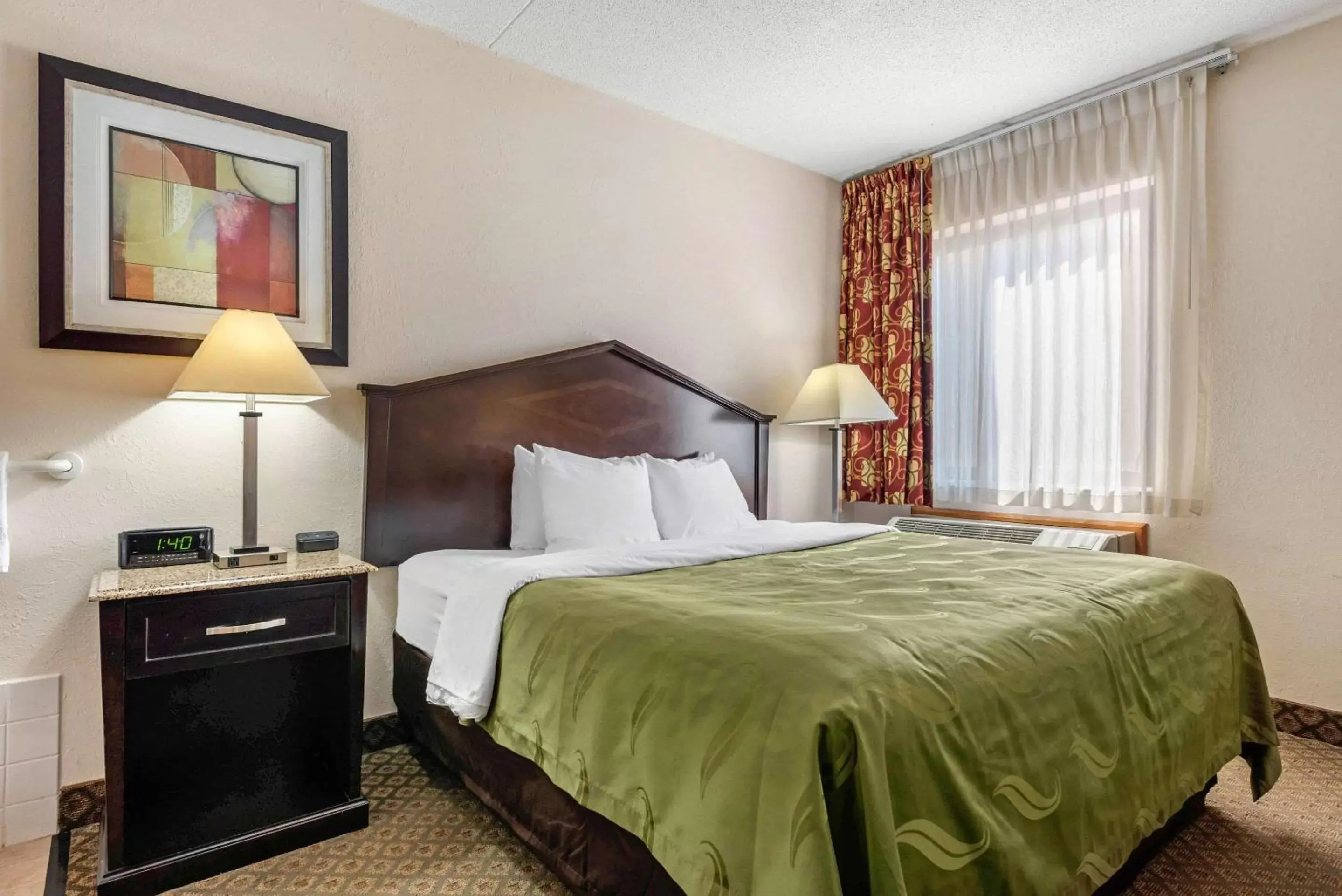 Photo of the whole room, Bed in Quality Inn Fort Wayne