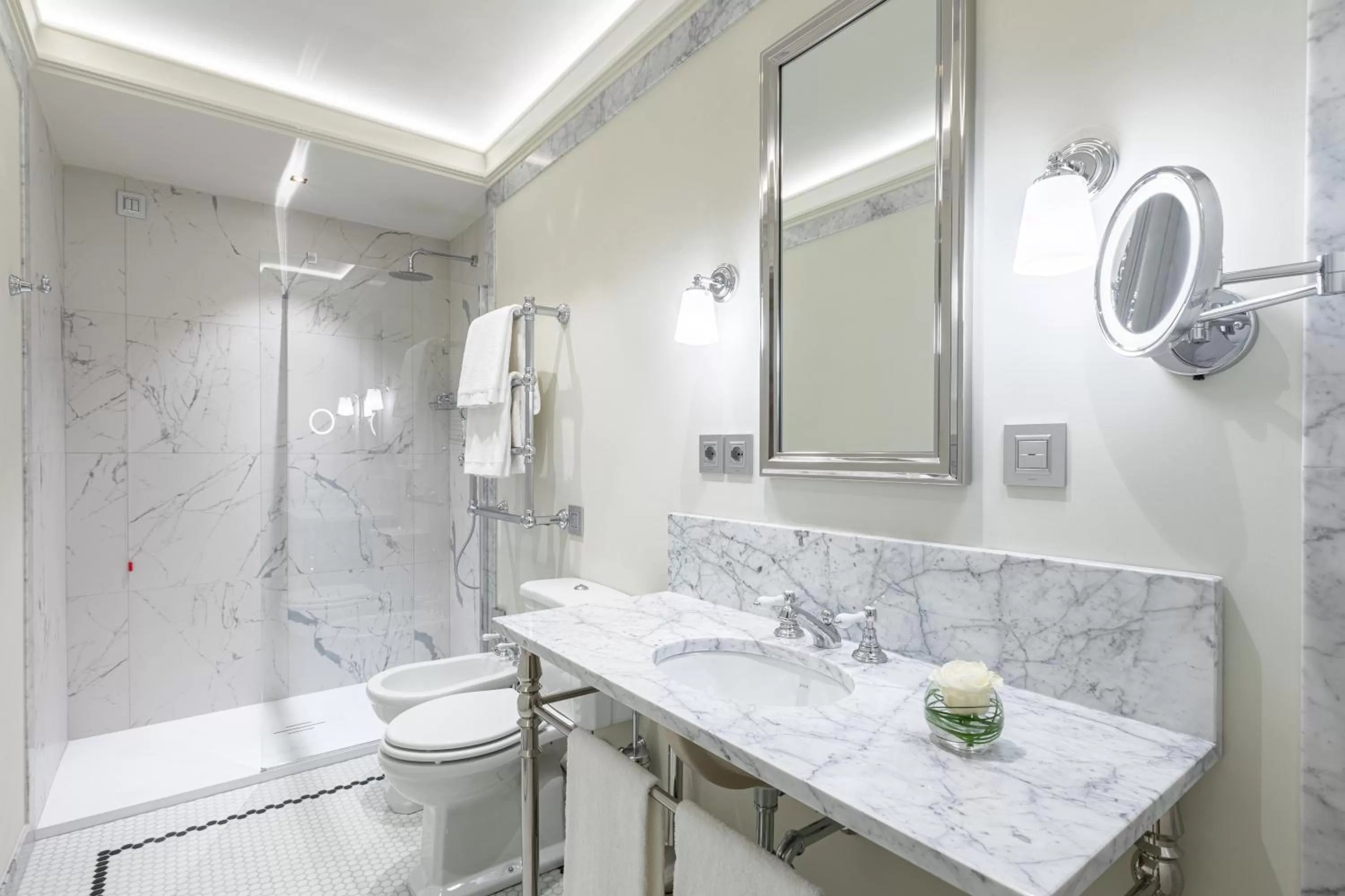 Bathroom in Room Mate Collection Filippo, Rome-Fontana di Trevi