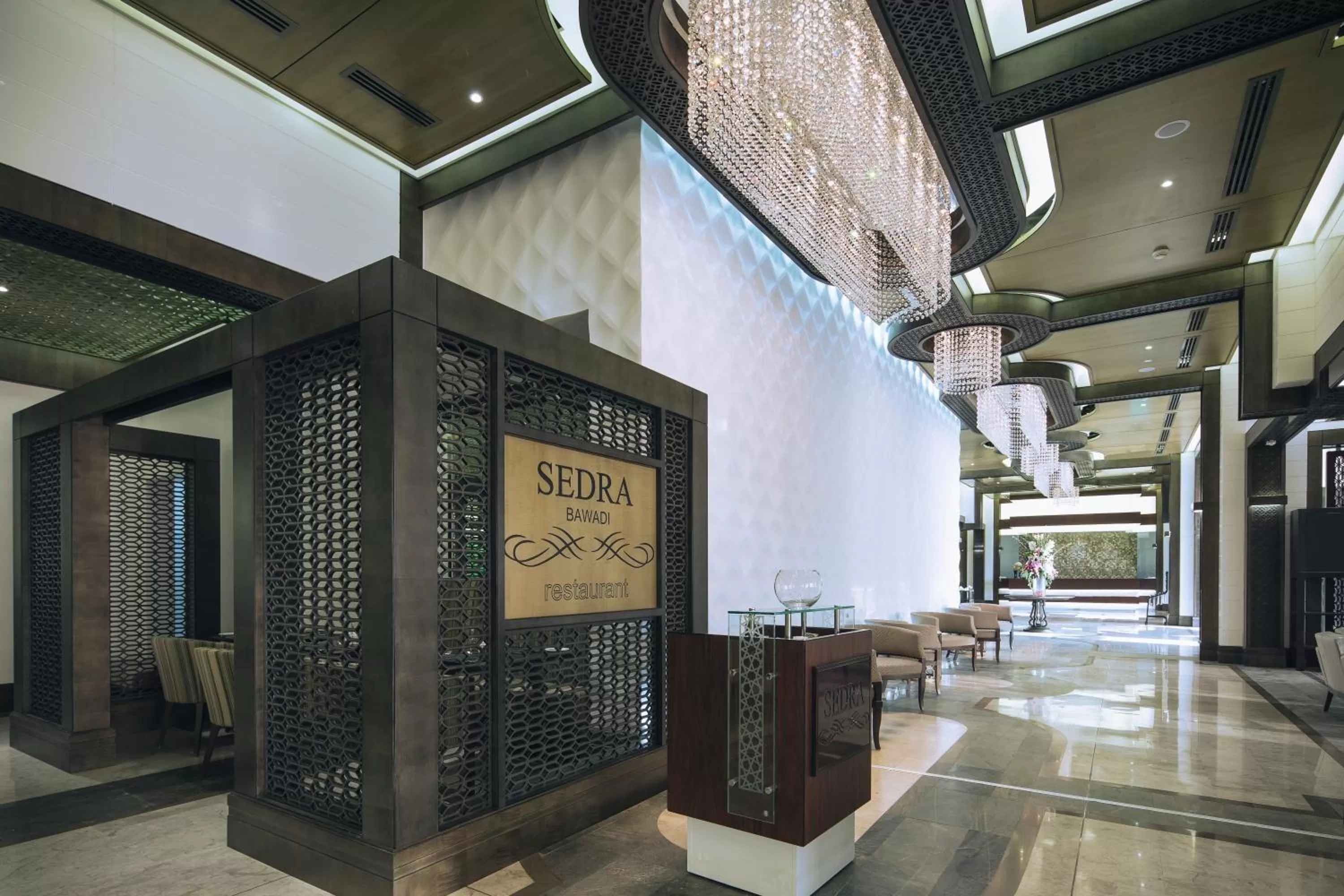 Restaurant/places to eat in Ayla Bawadi Hotel & Mall