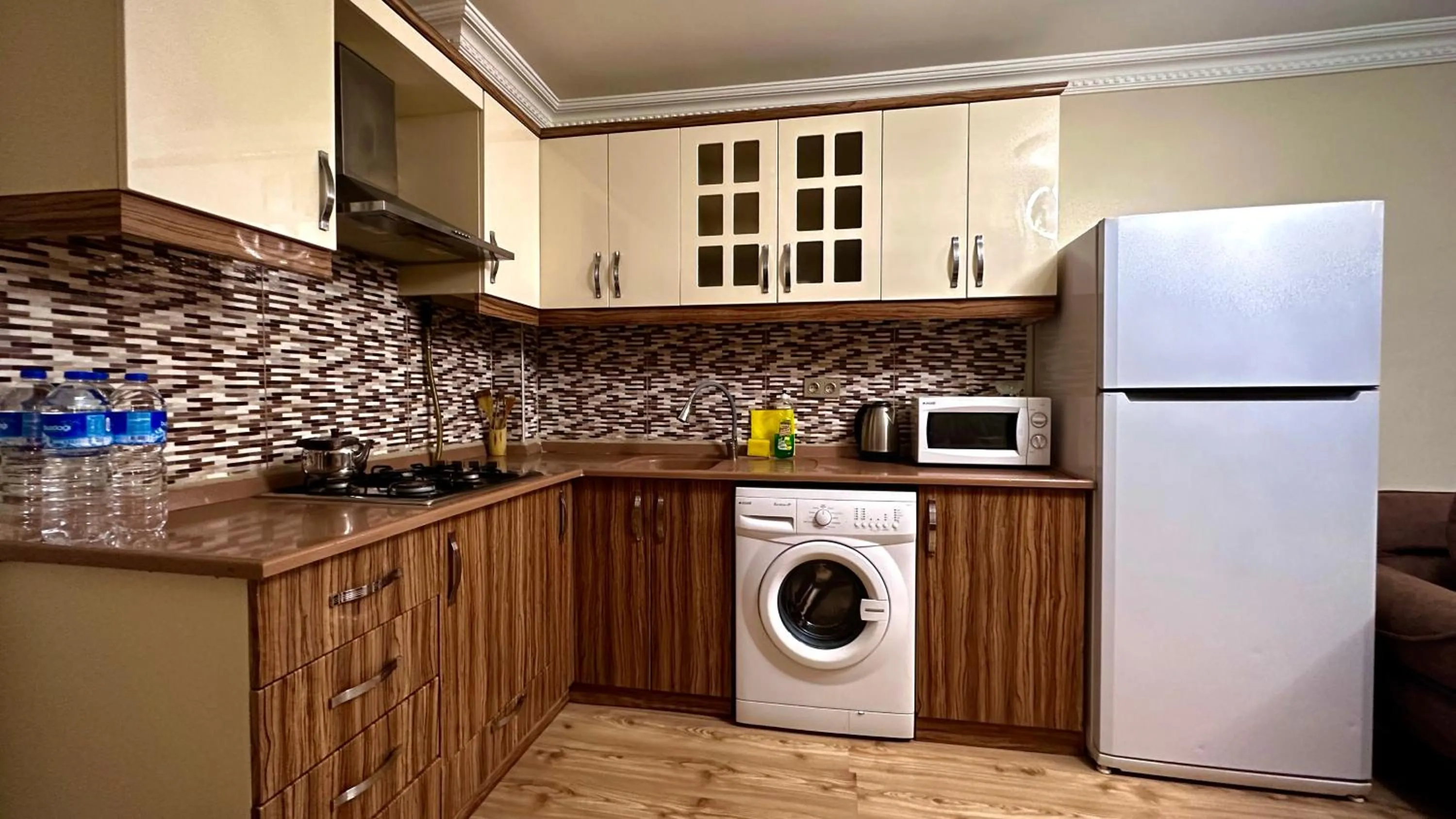 Kitchen or kitchenette in Overland Residence