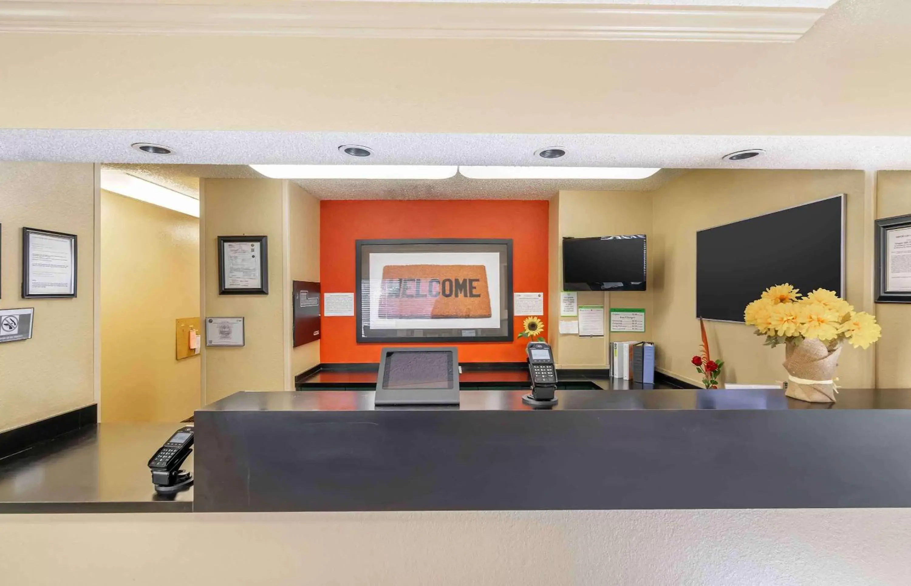 Lobby or reception in Extended Stay America Select Suites - Tampa - Brandon Lobby or reception in Extended Stay America Select Suites - Tampa - Brandon