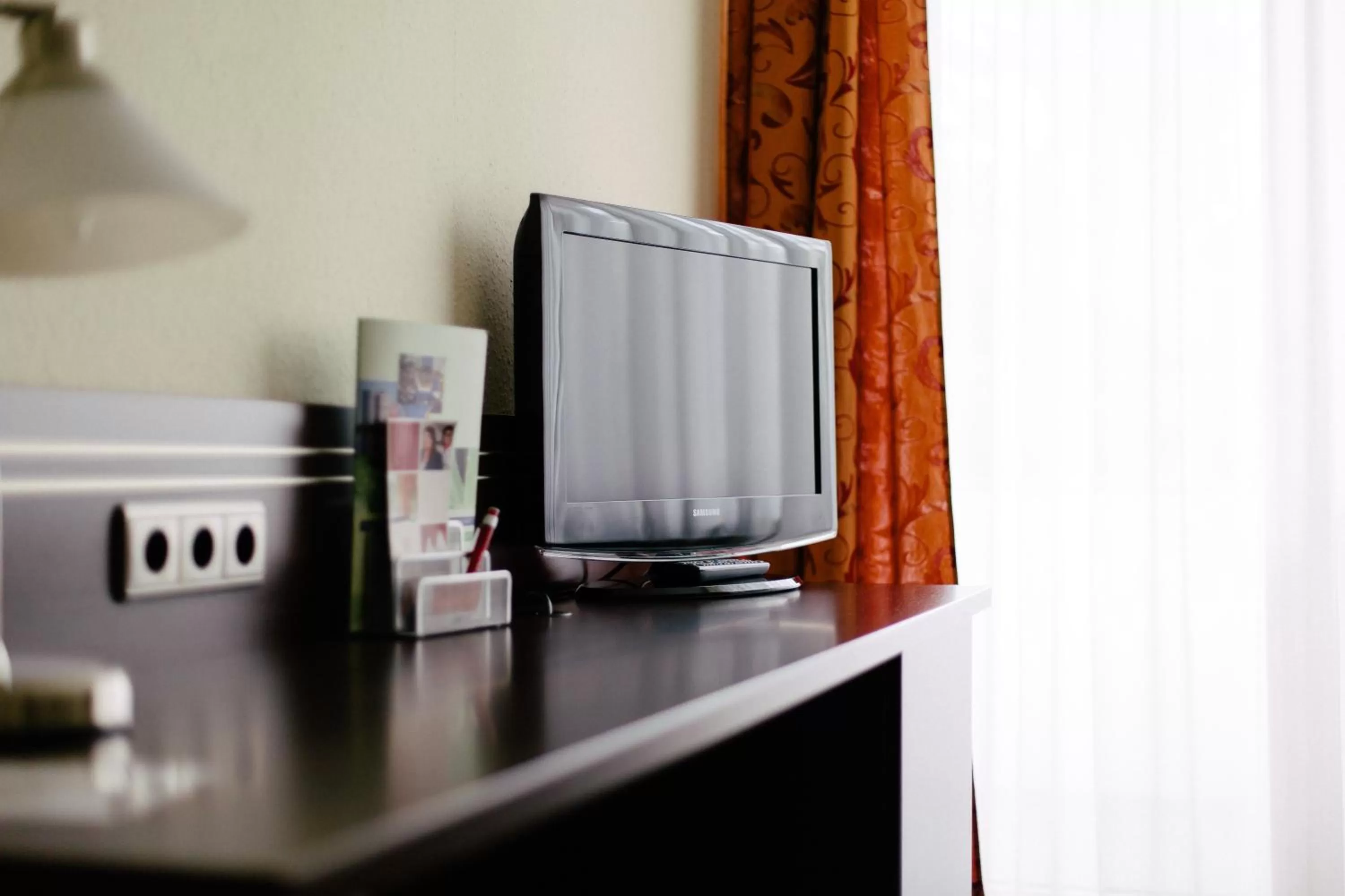 TV and multimedia in Hotel Astoria Bonn