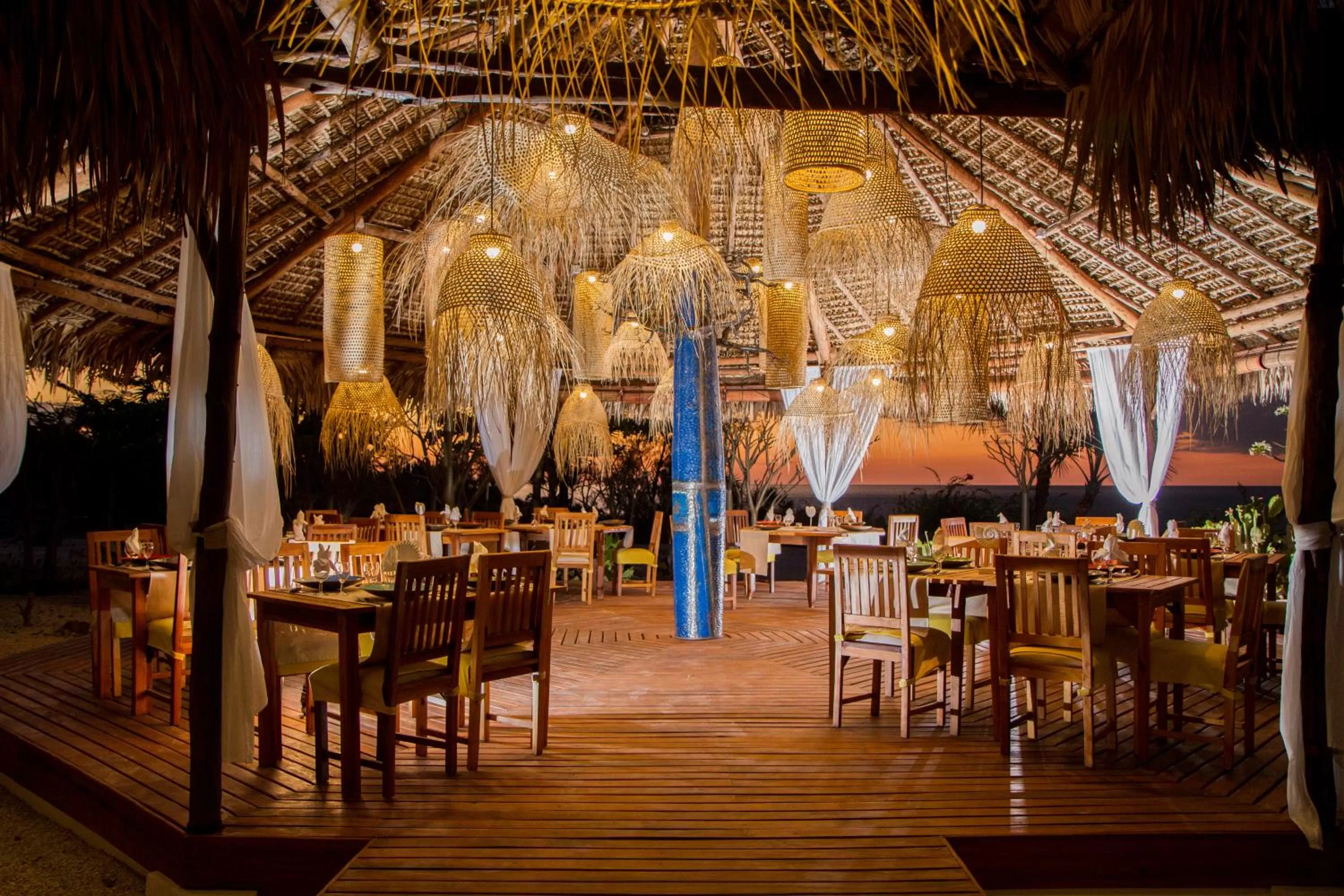 Restaurant/places to eat in Antsanitia Resort