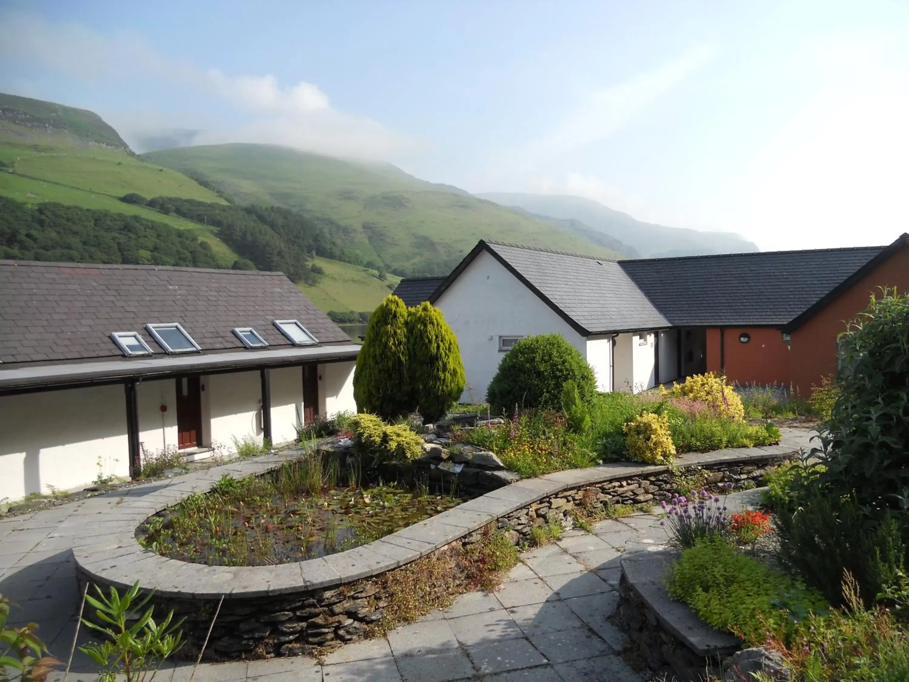 Garden, Property Building in Tynycornel Hotel