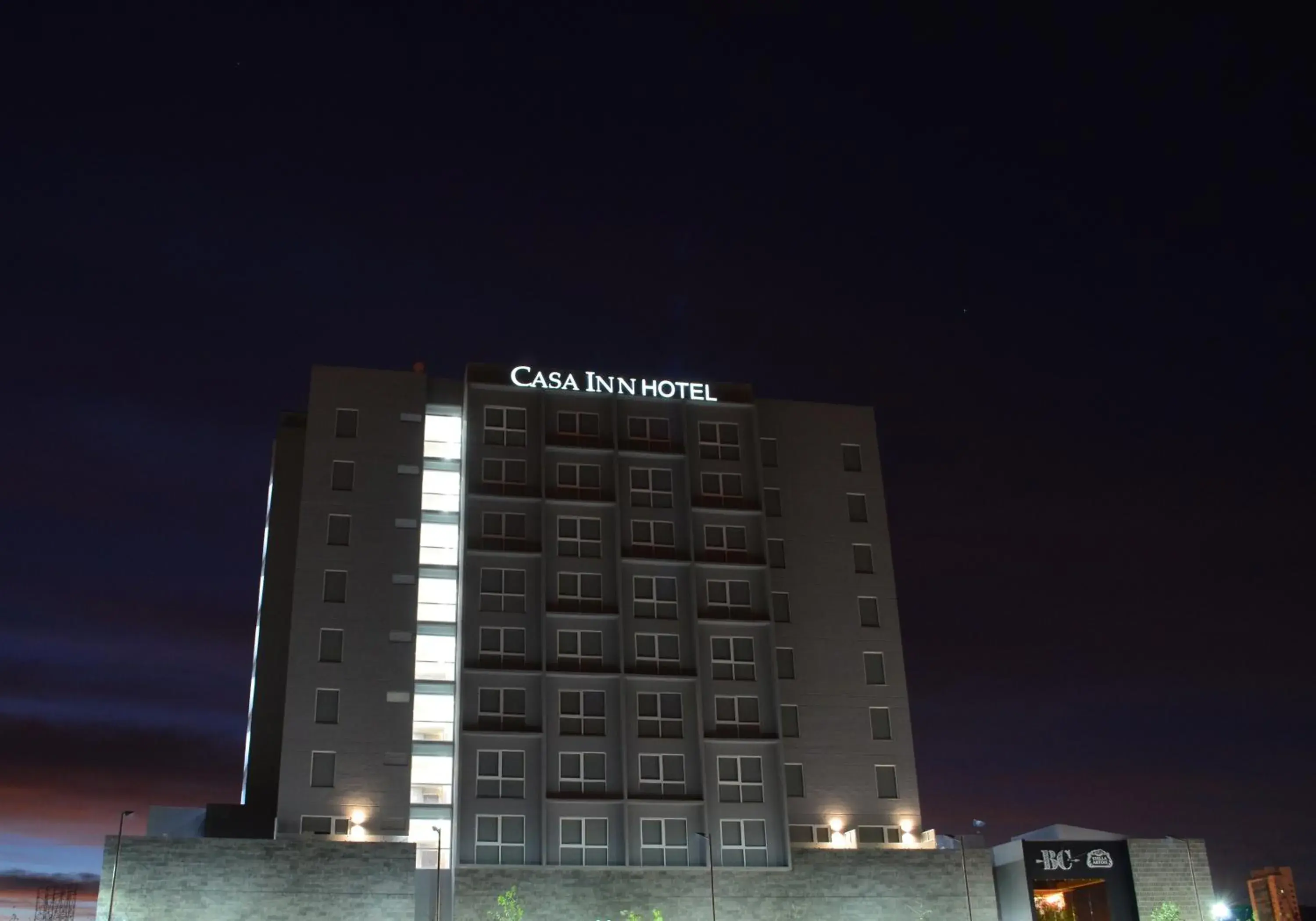 Facade/entrance, Property Building in Casa Inn Business Irapuato