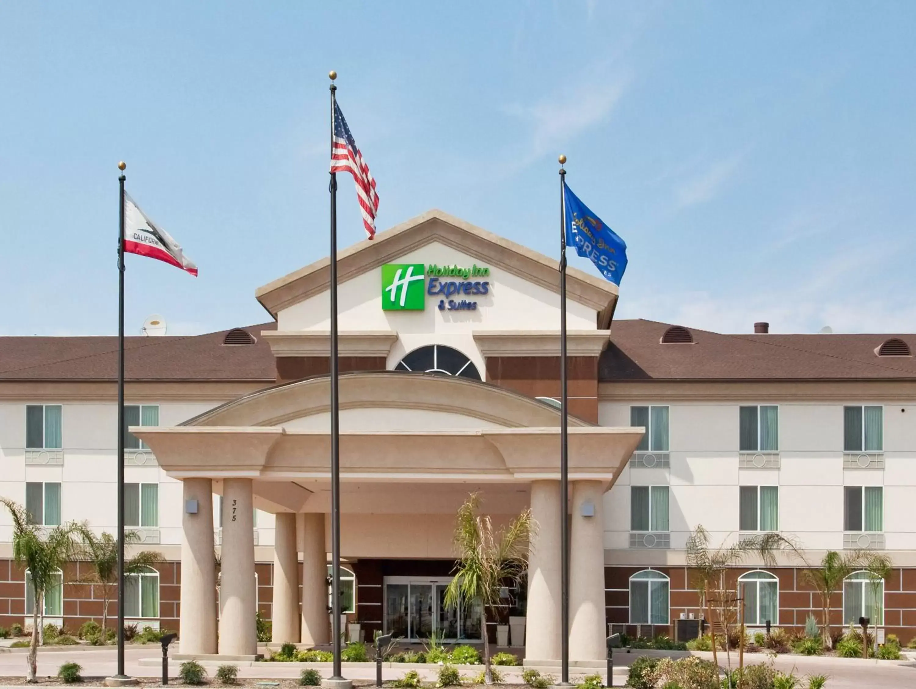 Property Building in Holiday Inn Express & Suites Dinuba West, an IHG Hotel