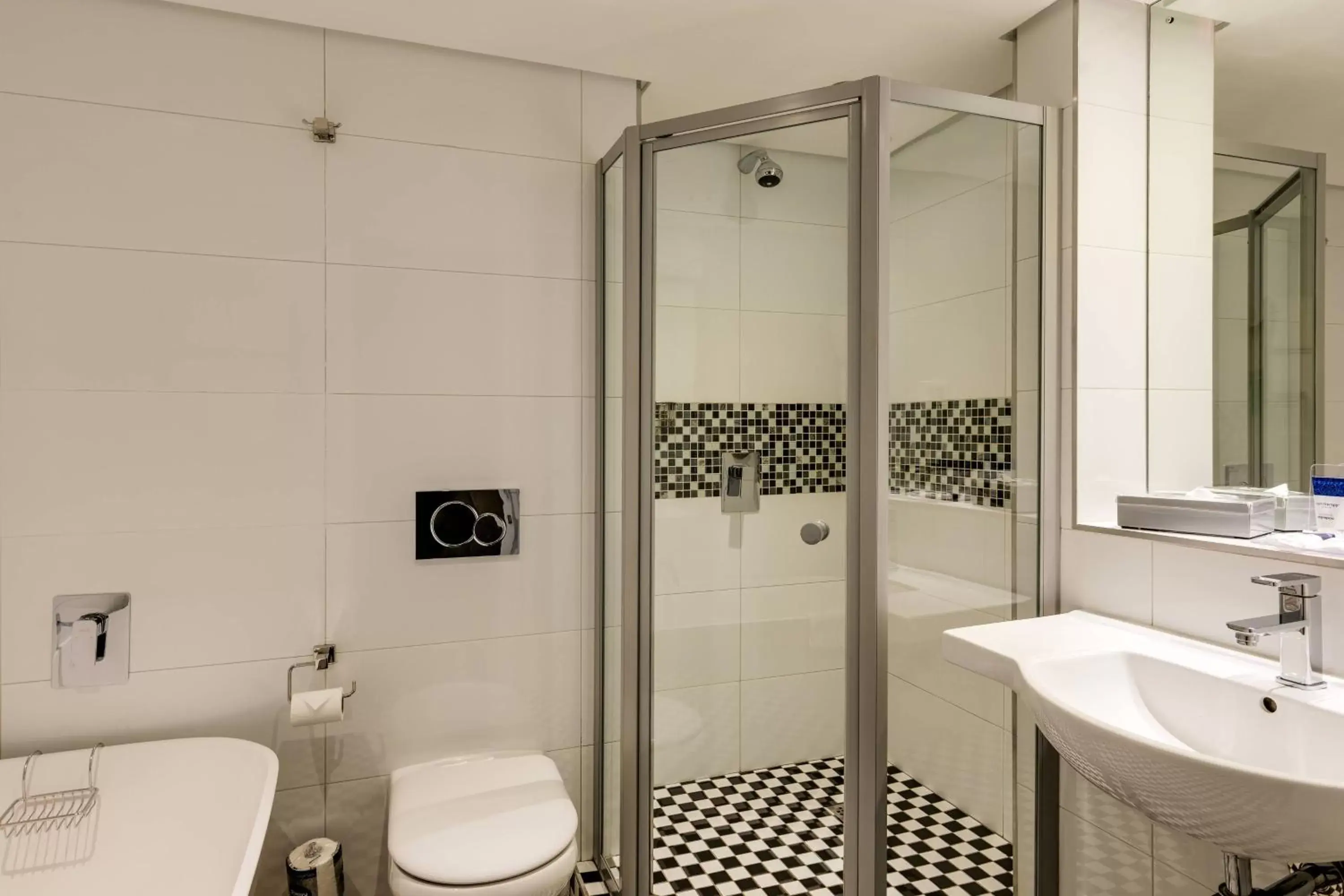 Bathroom in Protea Hotel by Marriott Knysna Quays