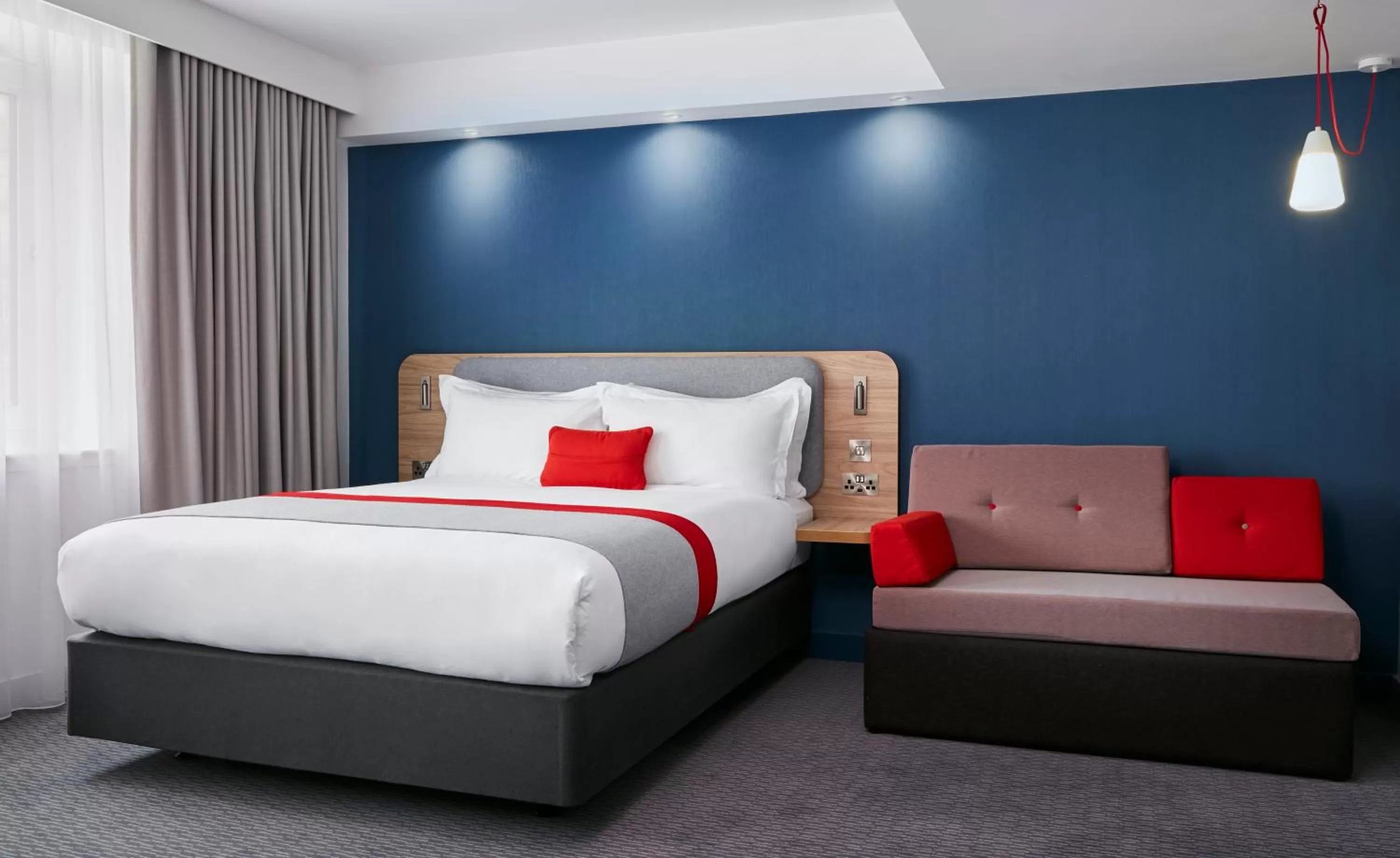 Bedroom, Bed in Holiday Inn Express Dublin City Centre by IHG