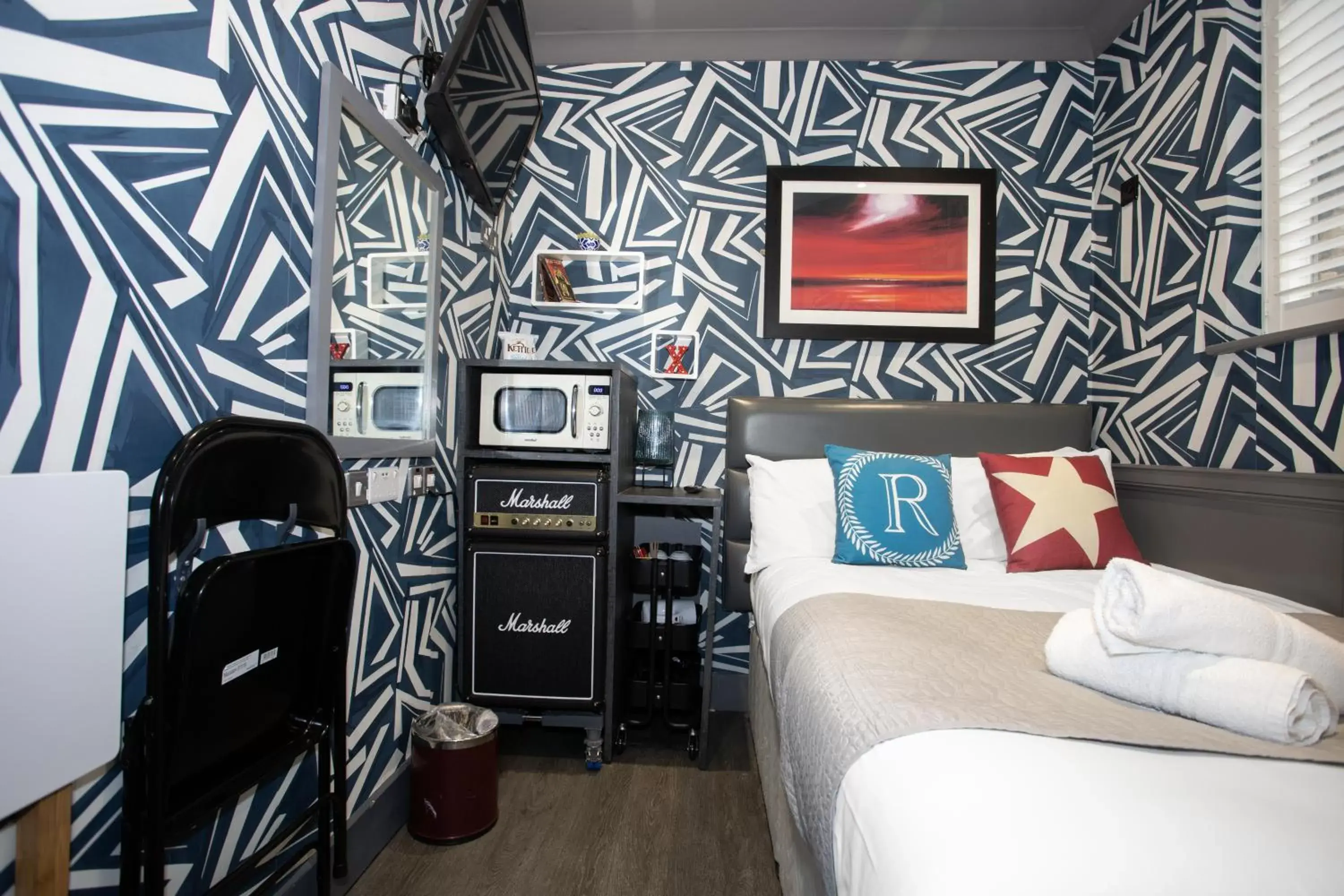 Rokxy Crash Pad in The Rokxy Townhouses & Residences - Kings Cross Rokxy Crash Pad in The Rokxy Townhouses & Residences - Kings Cross