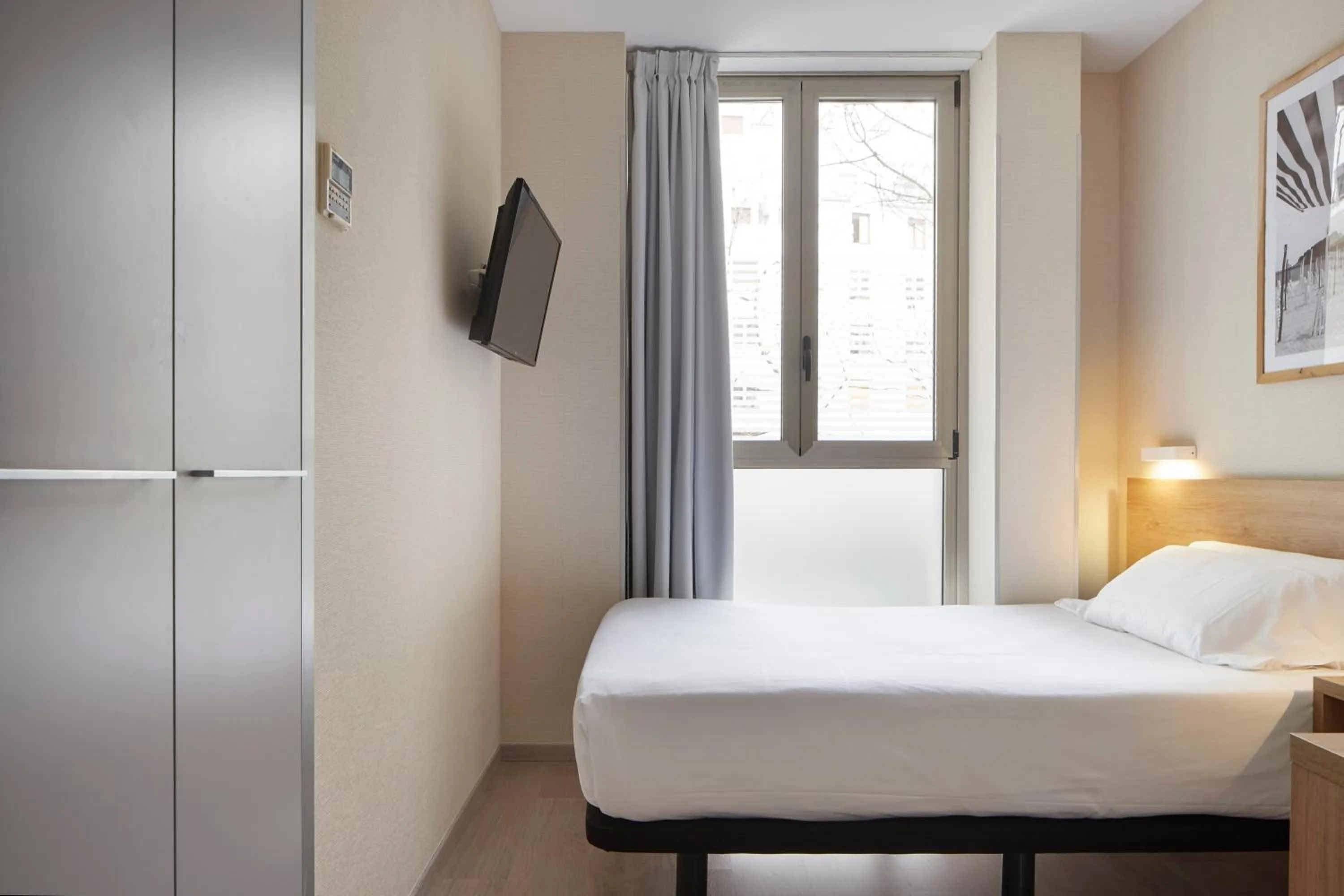 Photo of the whole room, Bed in Welcome Gros Hotel