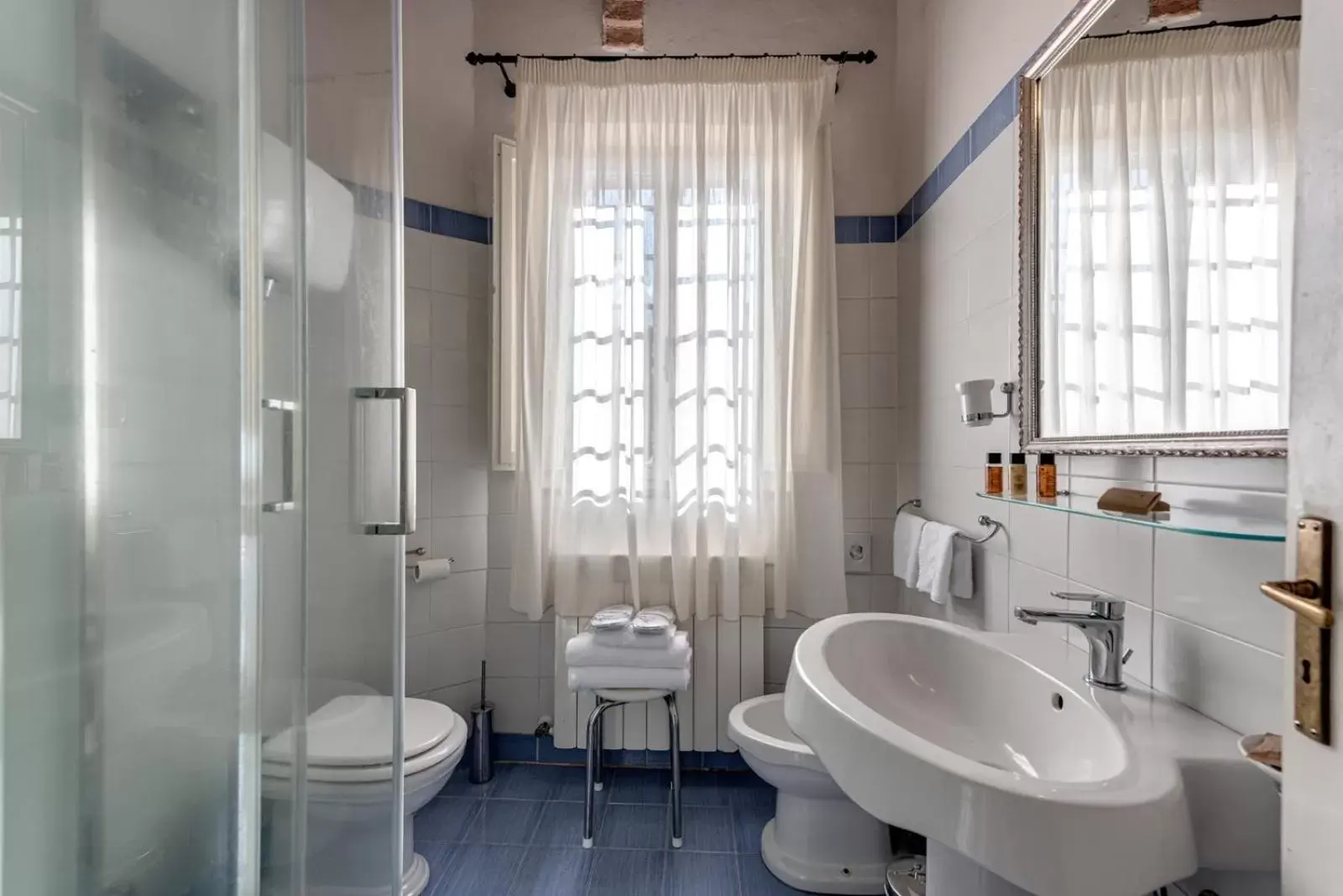 Bathroom in Hotel Palazzo di Valli