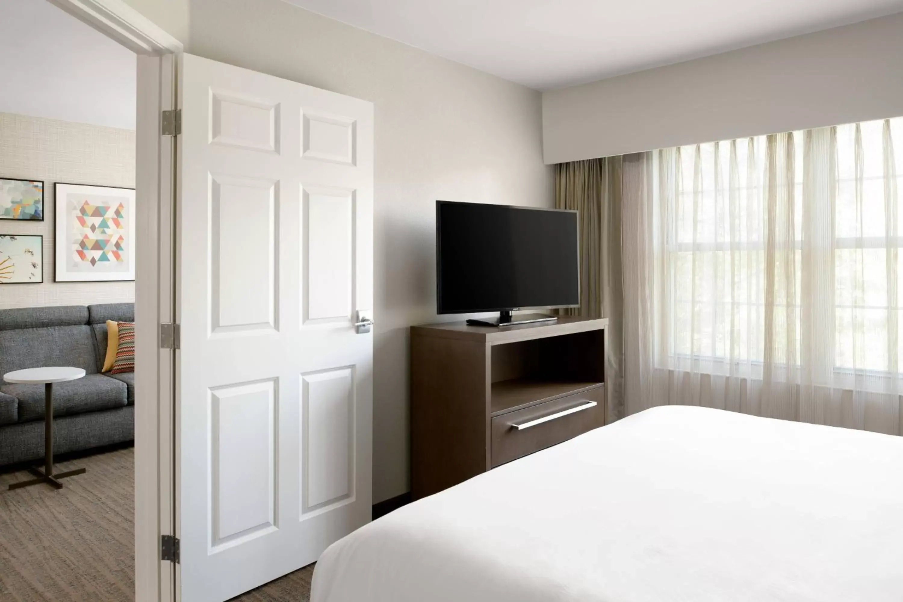 Bedroom, TV/Entertainment Center in Residence Inn Pleasanton