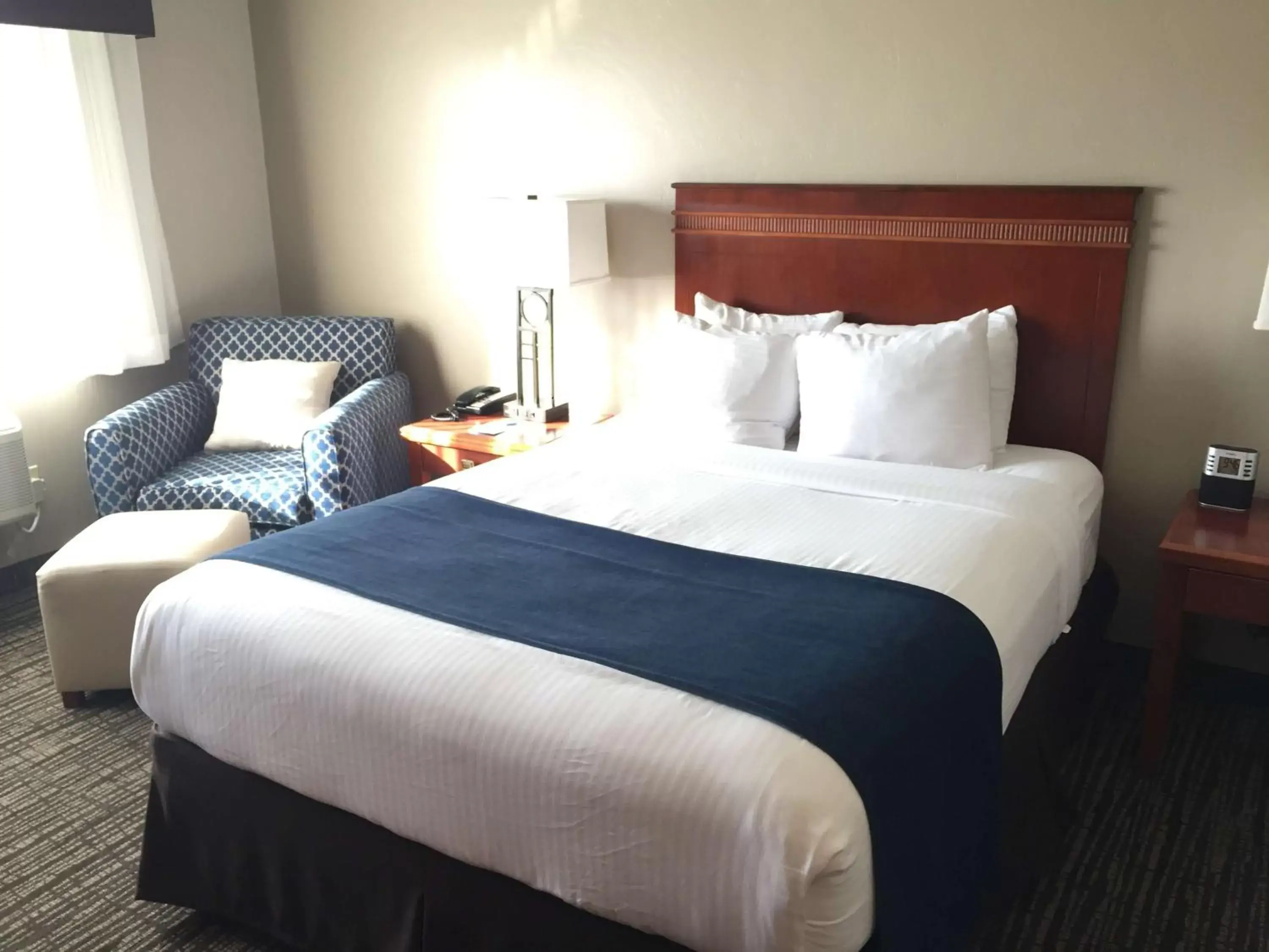 Bedroom, Bed in Best Western Timpanogos Inn