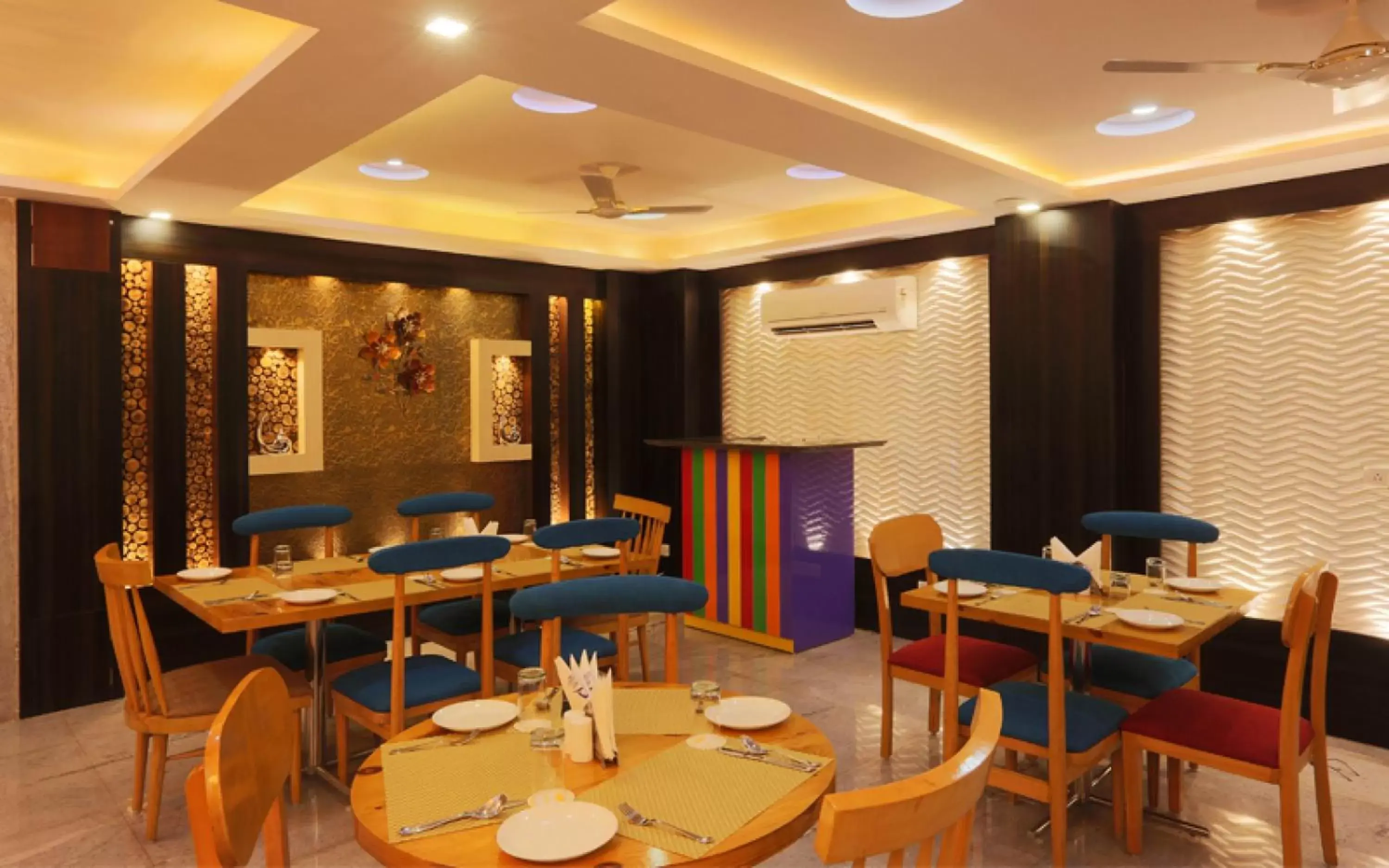 Restaurant/Places to Eat in Hotel Arch - Near Aerocity New Delhi