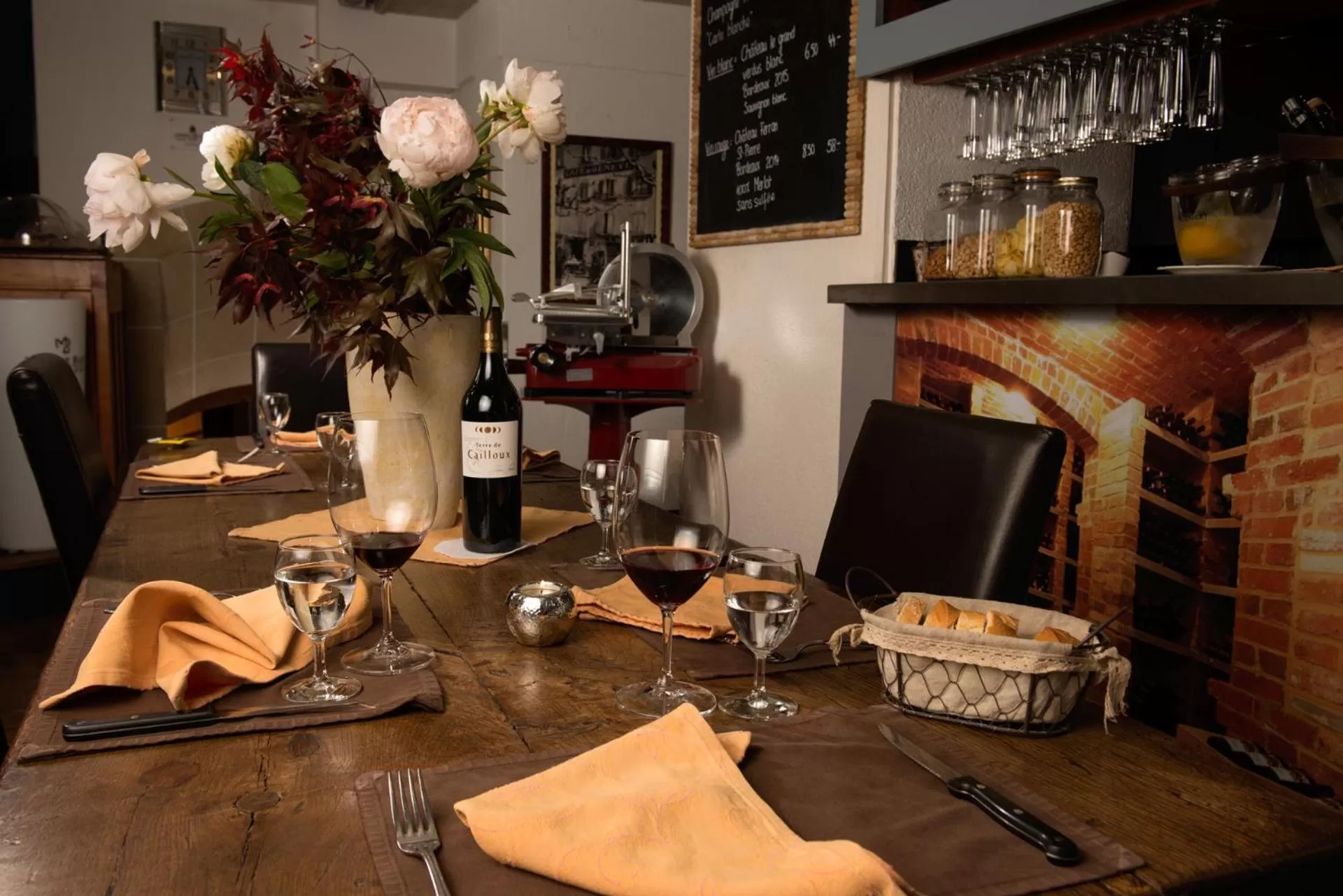 Restaurant/places to eat in Hostellerie de Genève