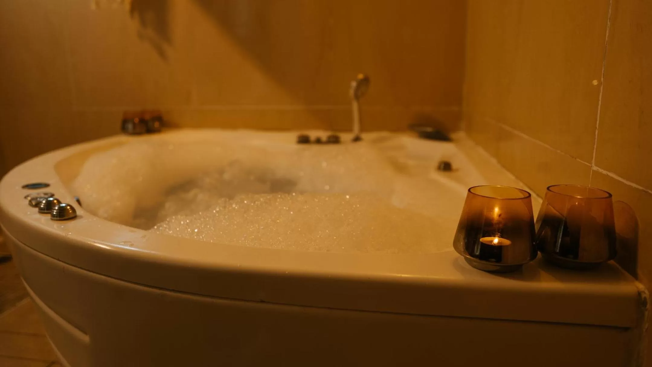 Hot Tub in Hospedería Ballesteros