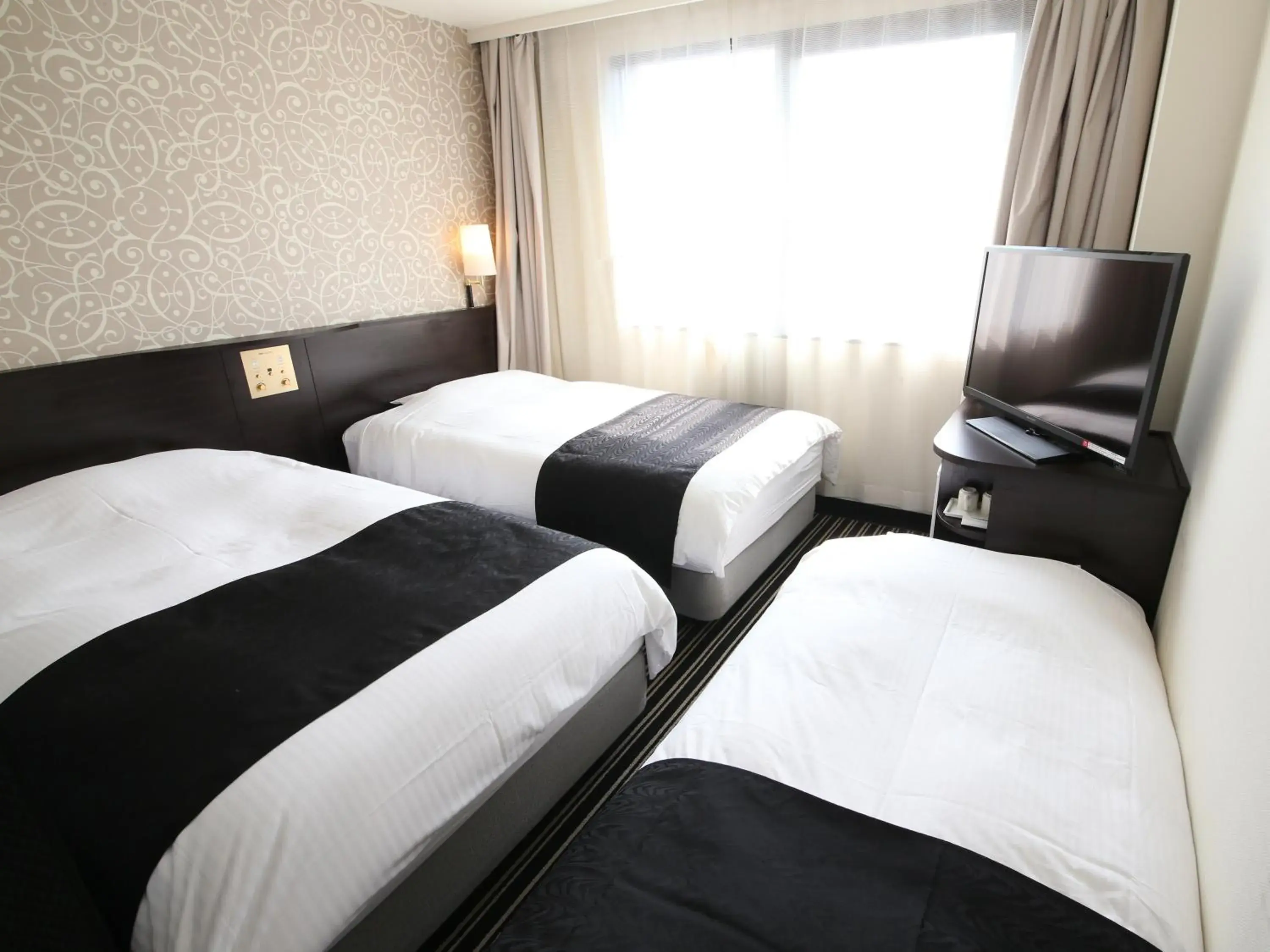 Bed in APA Hotel Tokyo Kiba