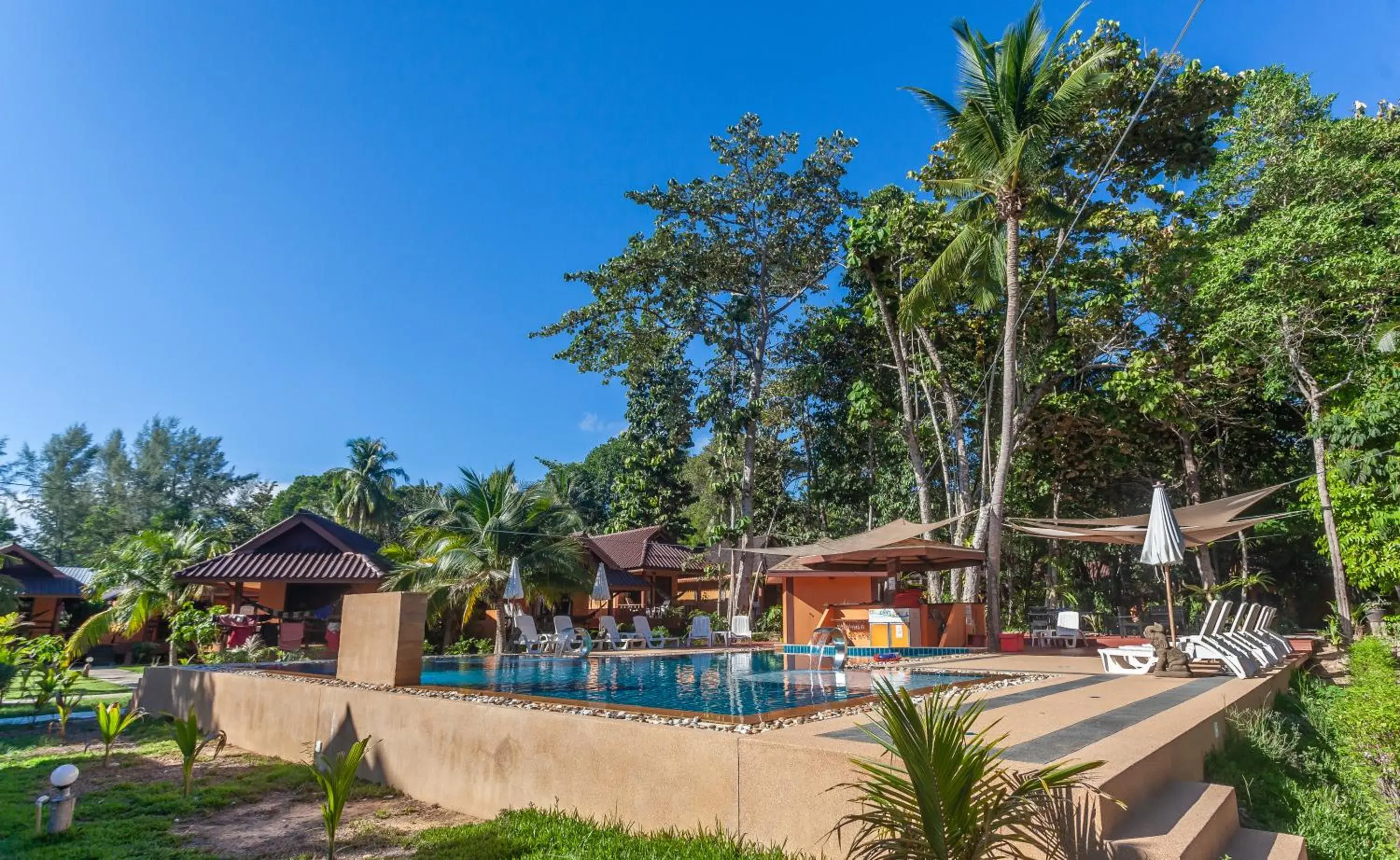 Swimming Pool in Lanta Pearl Beach Resort