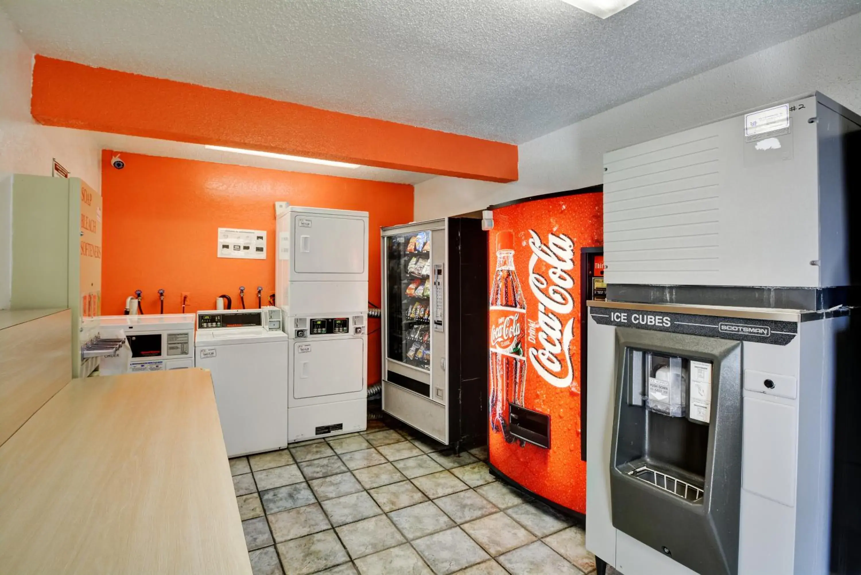 Food and drinks, Kitchen/Kitchenette in Motel 6-Southington, CT - Hartford