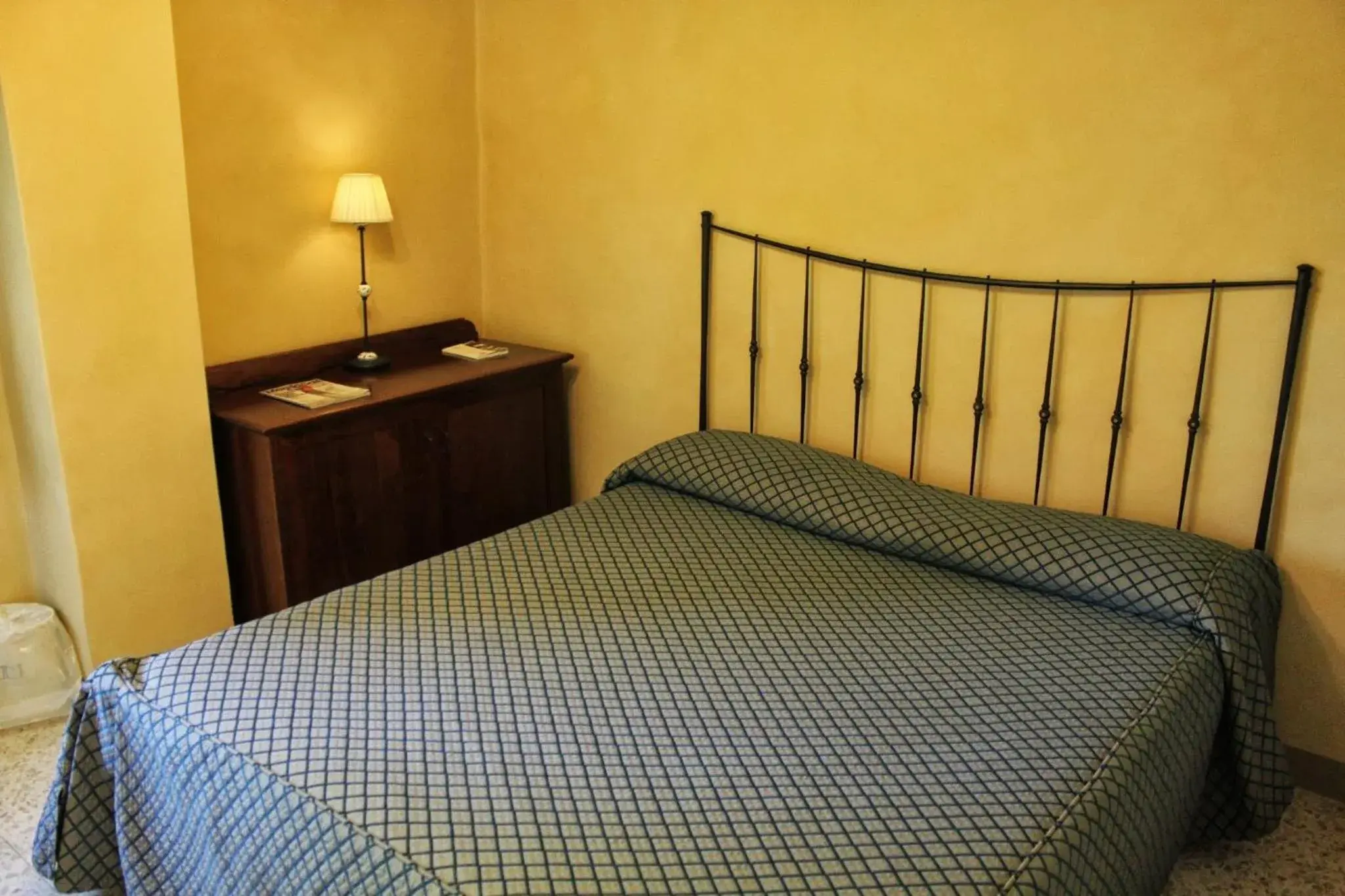 Bed in Castello Montegiove