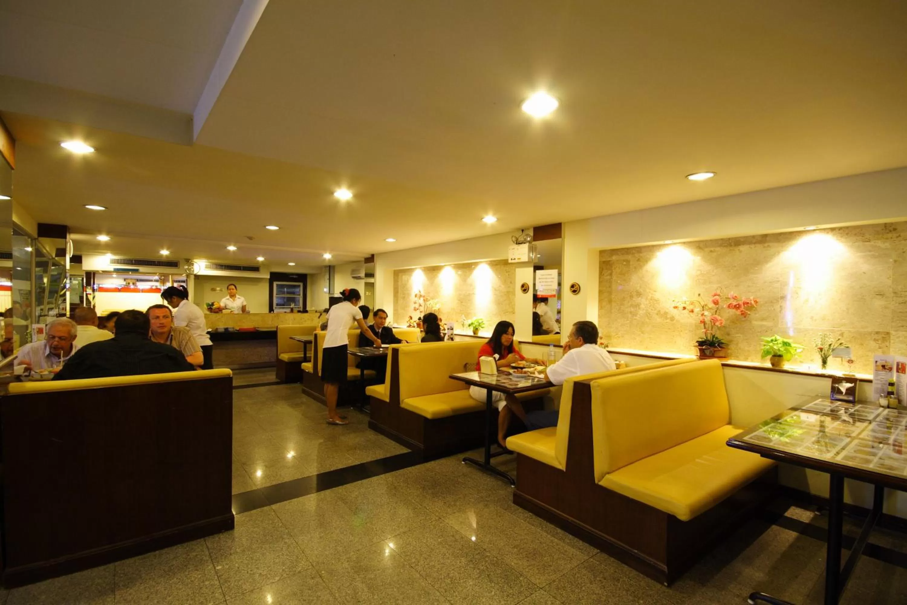 Restaurant/places to eat in Grand Business Inn