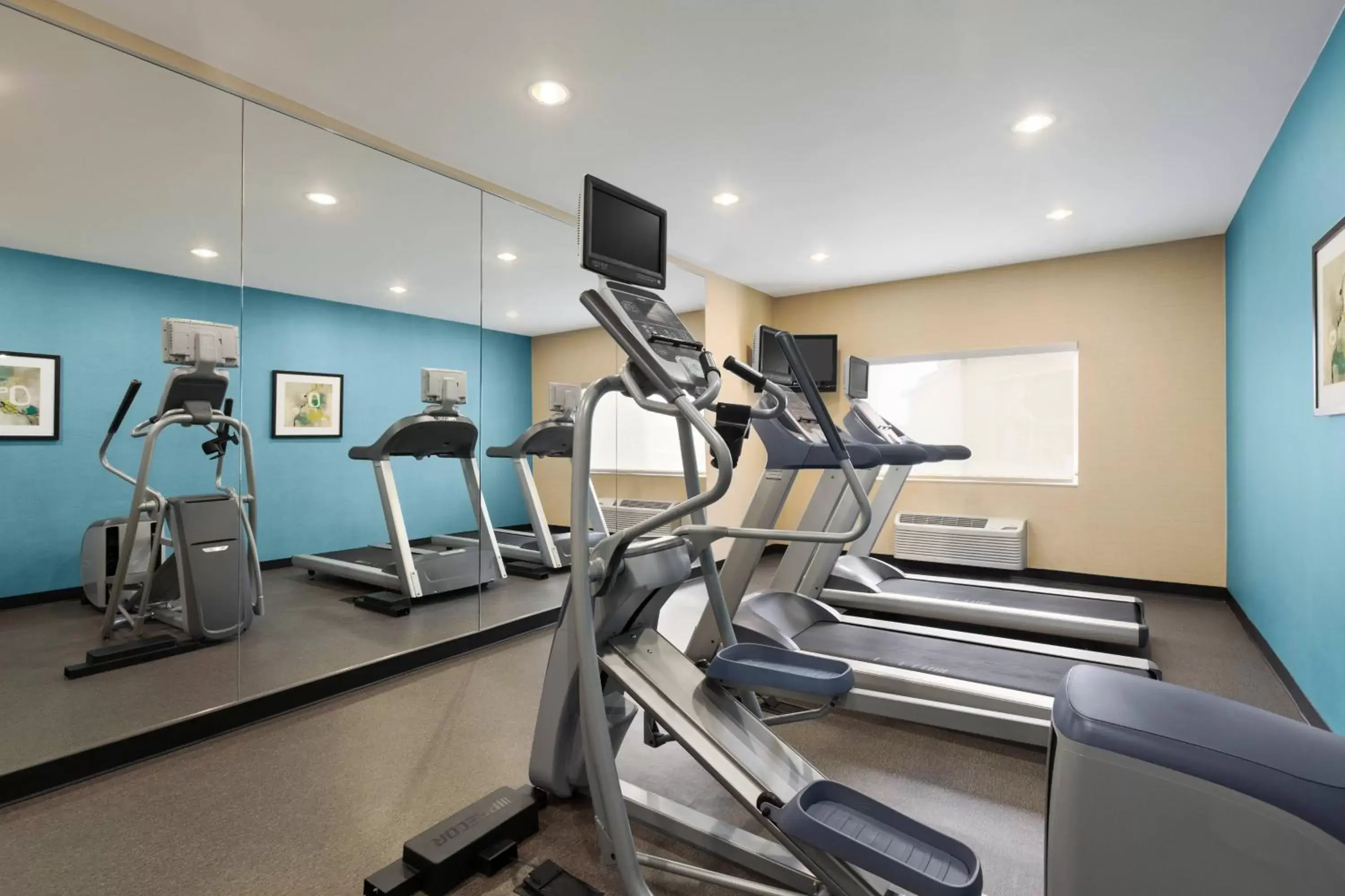 Fitness centre/facilities, Fitness Center/Facilities in Fairfield Inn & Suites Omaha East/Council Bluffs, IA