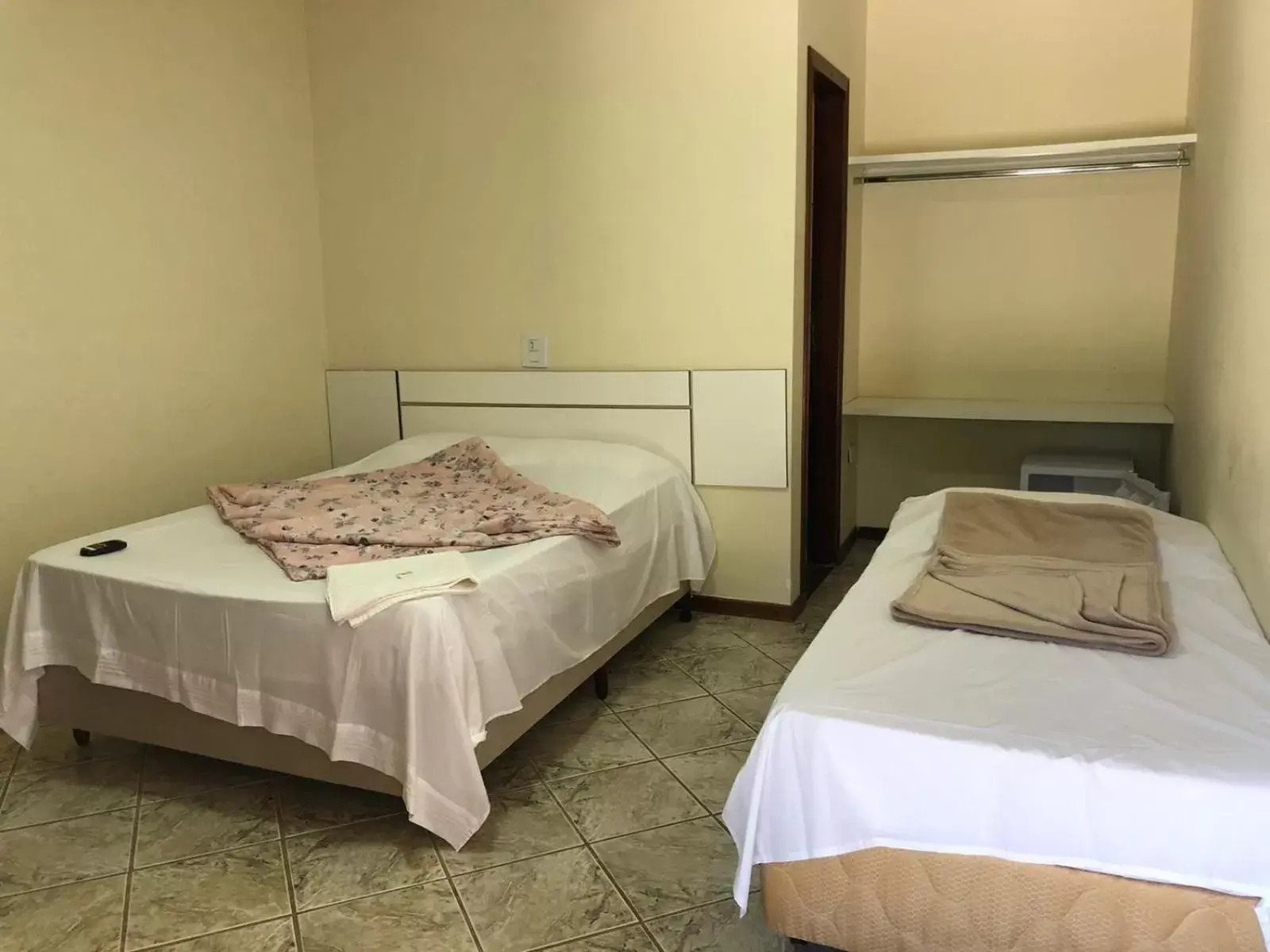 Economy Triple Room in Pousada Atibaia Economy Triple Room in Pousada Atibaia