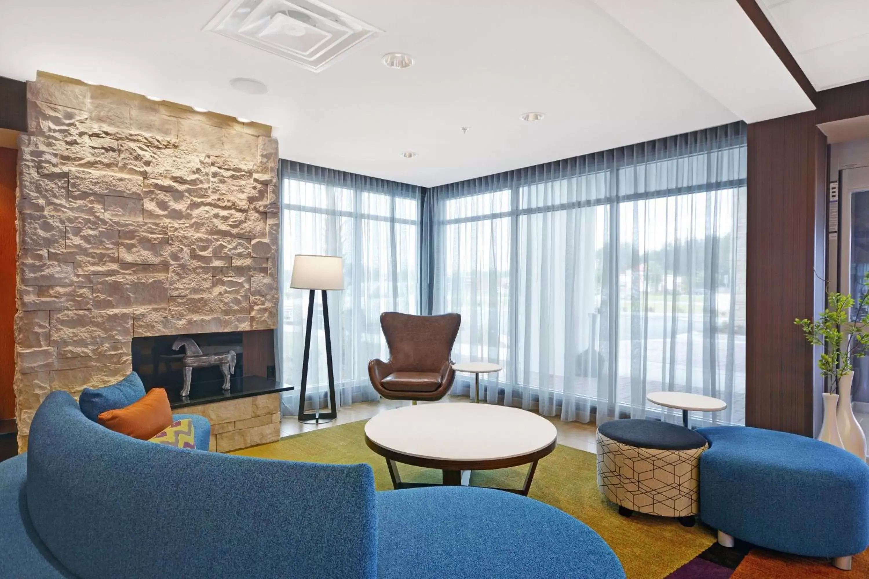 Lobby or reception, Seating Area in Fairfield Inn & Suites by Marriott Savannah SW/Richmond Hill