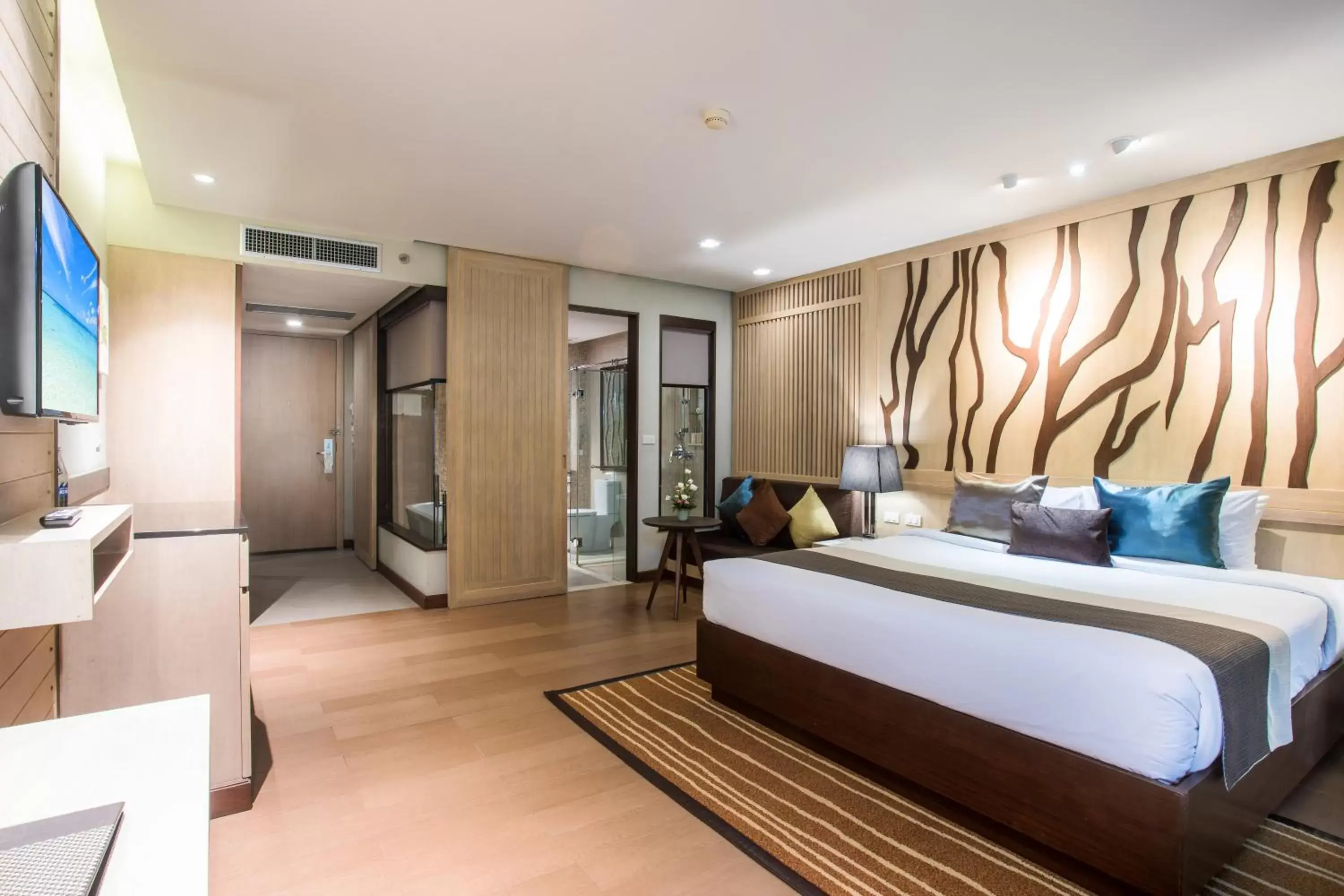 Deluxe Modern King Room in Khaolak Merlin Resort - SHA Extra Plus