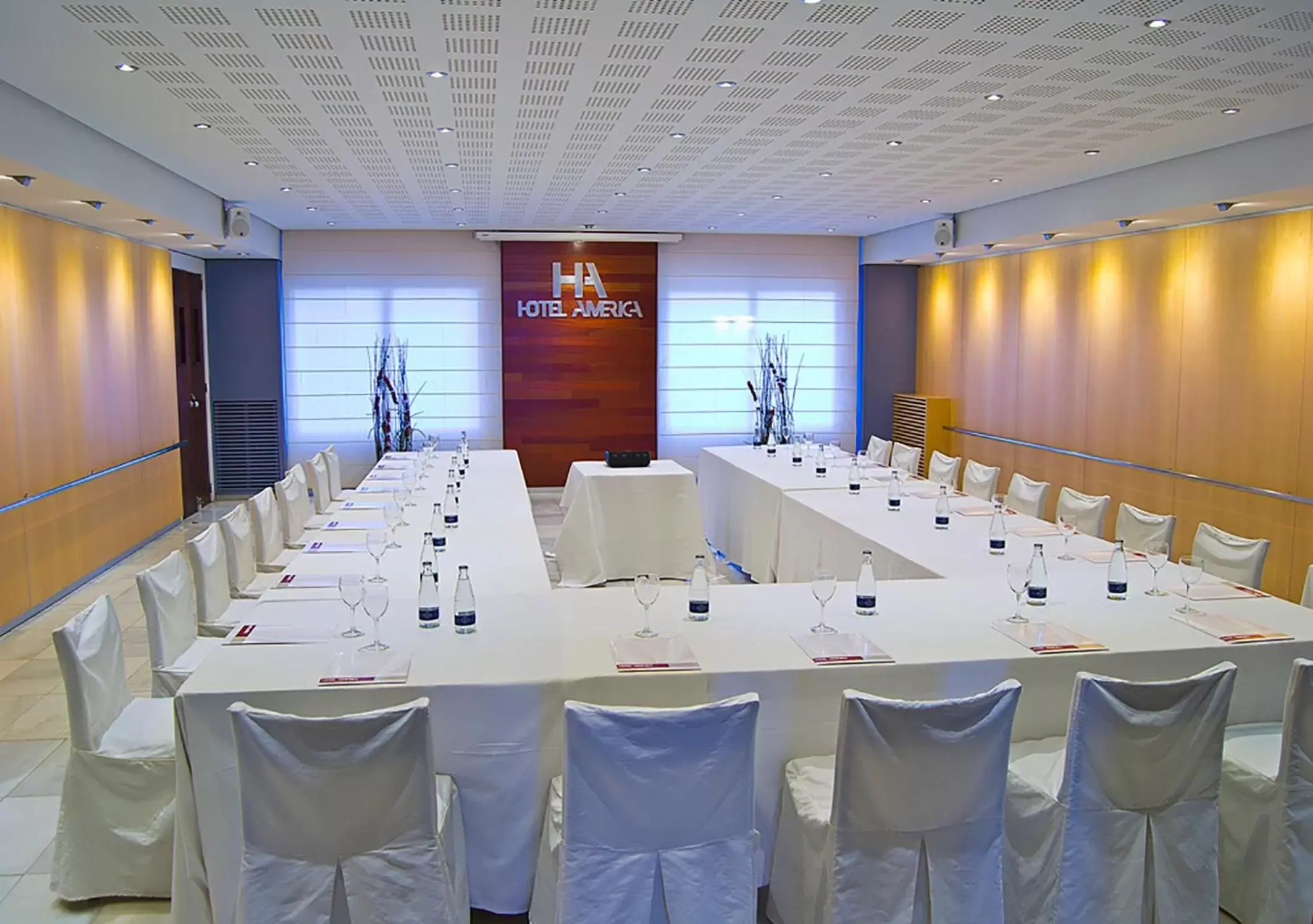 Meeting/conference room in Hotel America Igualada