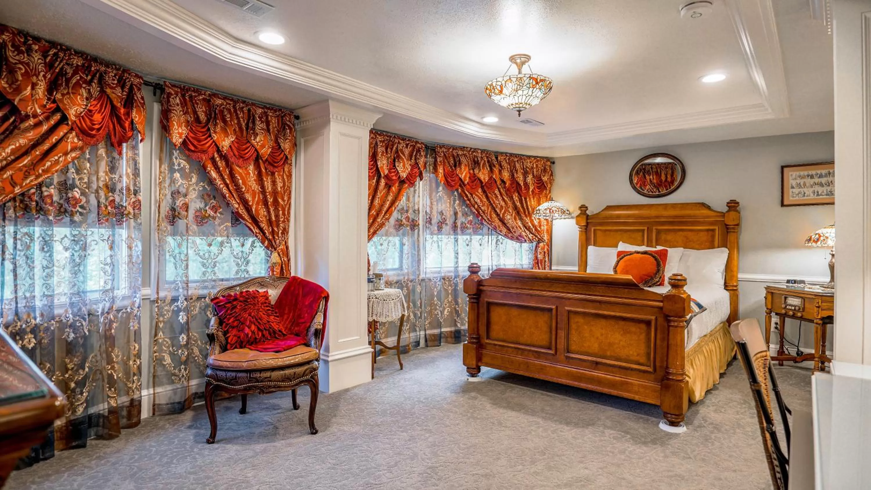 Bed in Heber Senator Bed and Breakfast