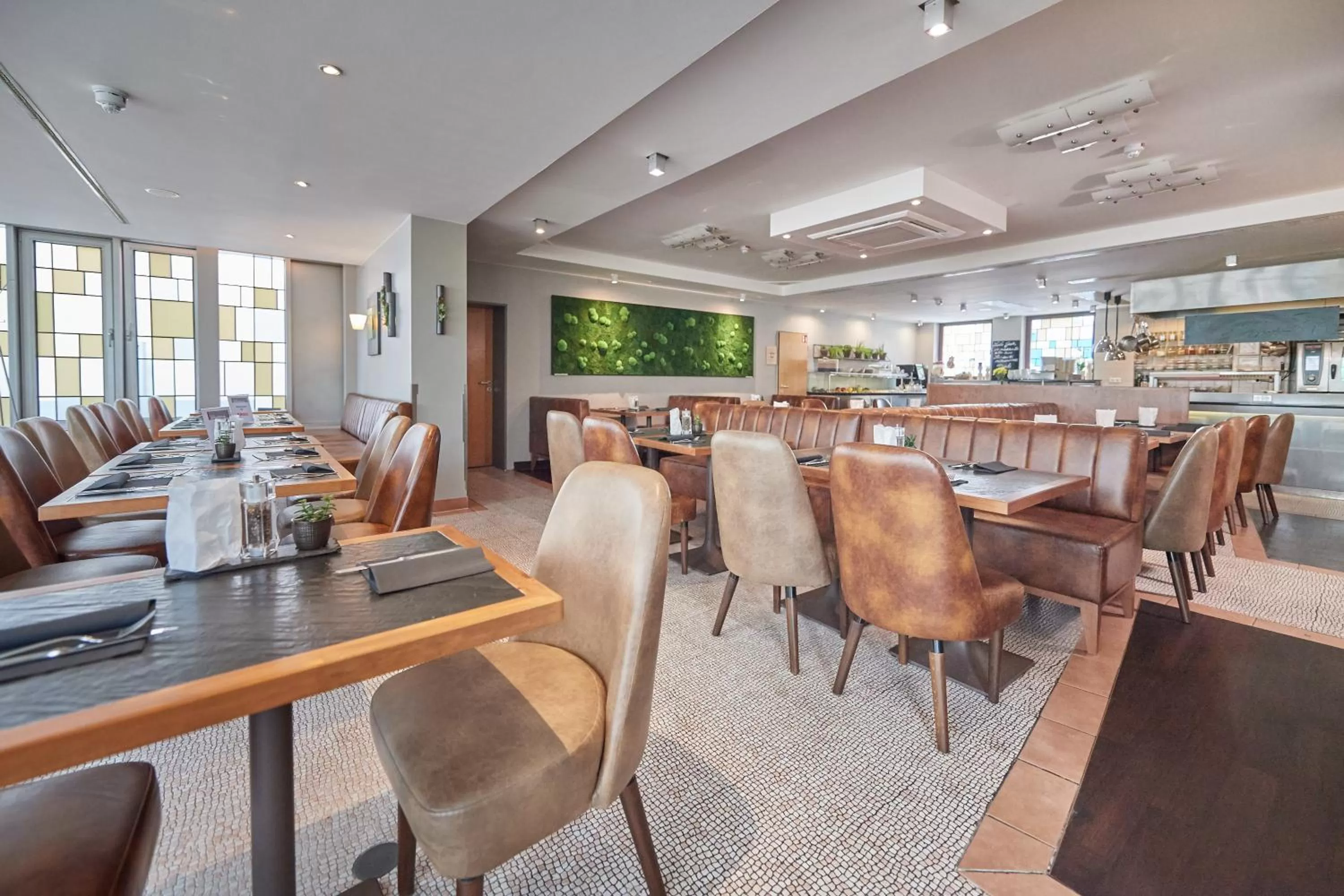 Restaurant/places to eat in Hotel Amadeus