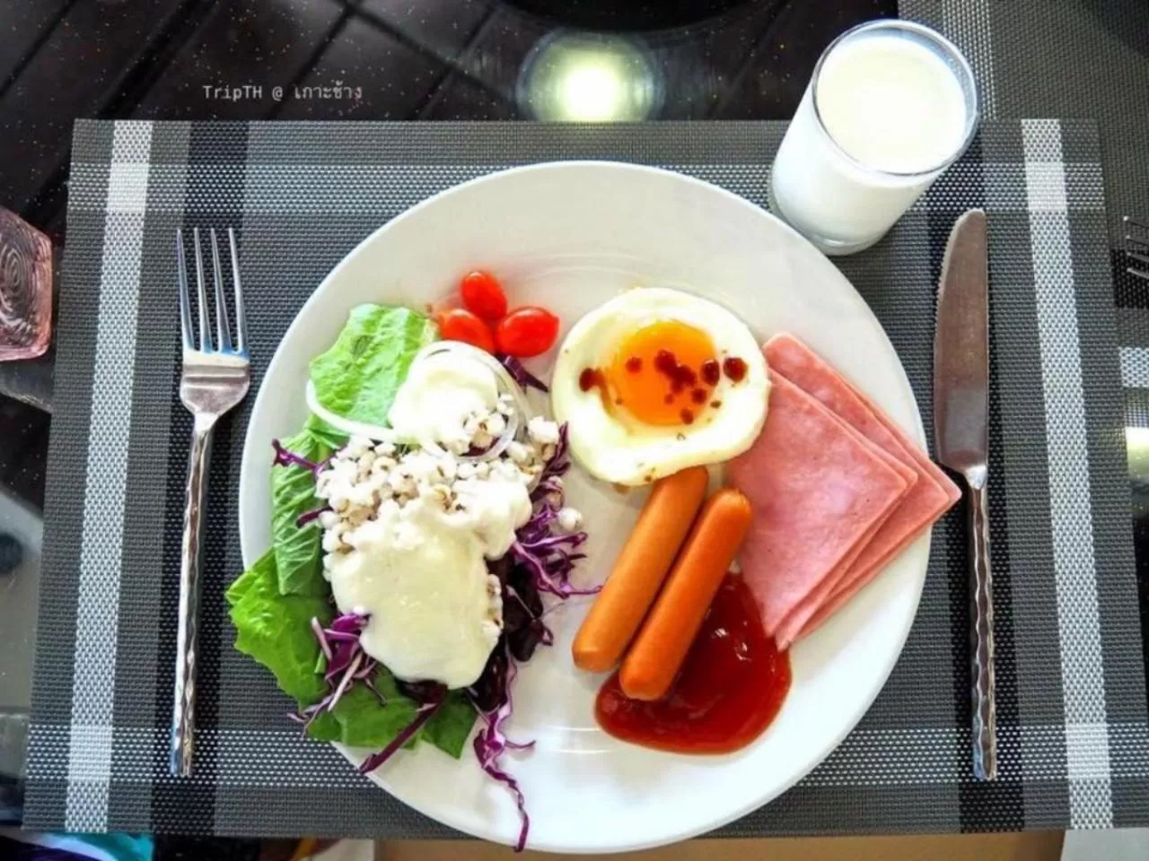 Breakfast in The Gallery At Koh Chang