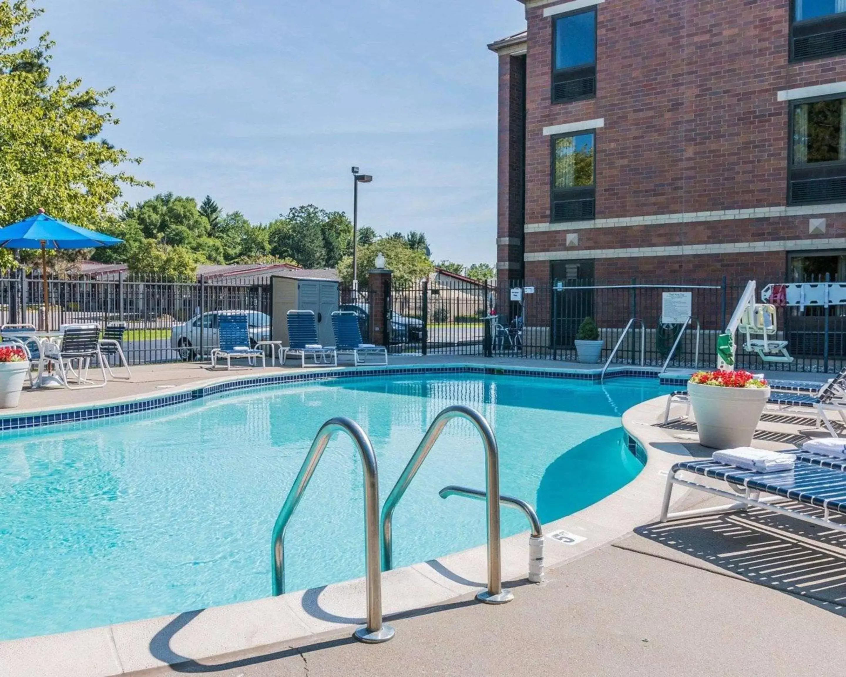 On site, Swimming Pool in Quality Inn Auburn Hills