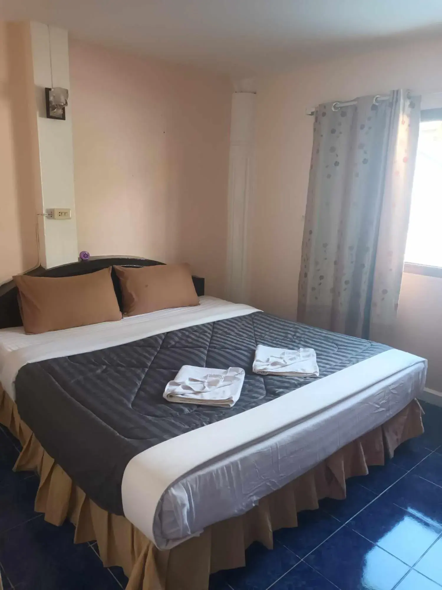 Bed in Patong Rose Guest House 50m to Beach Bed in Patong Rose Guest House 50m to Beach