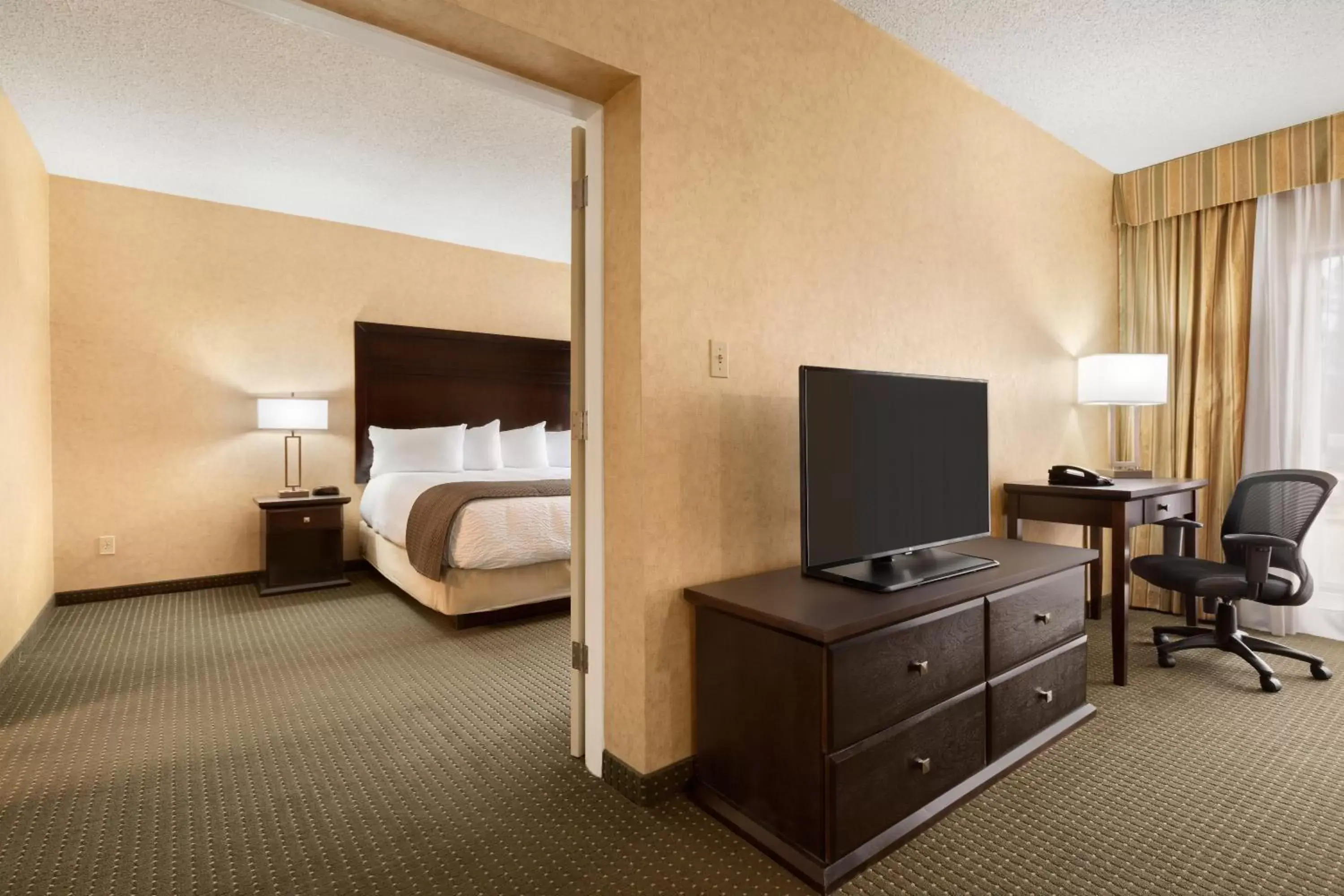 TV and multimedia, TV/Entertainment Center in Days Inn by Wyndham Cranbrook Conference Centre