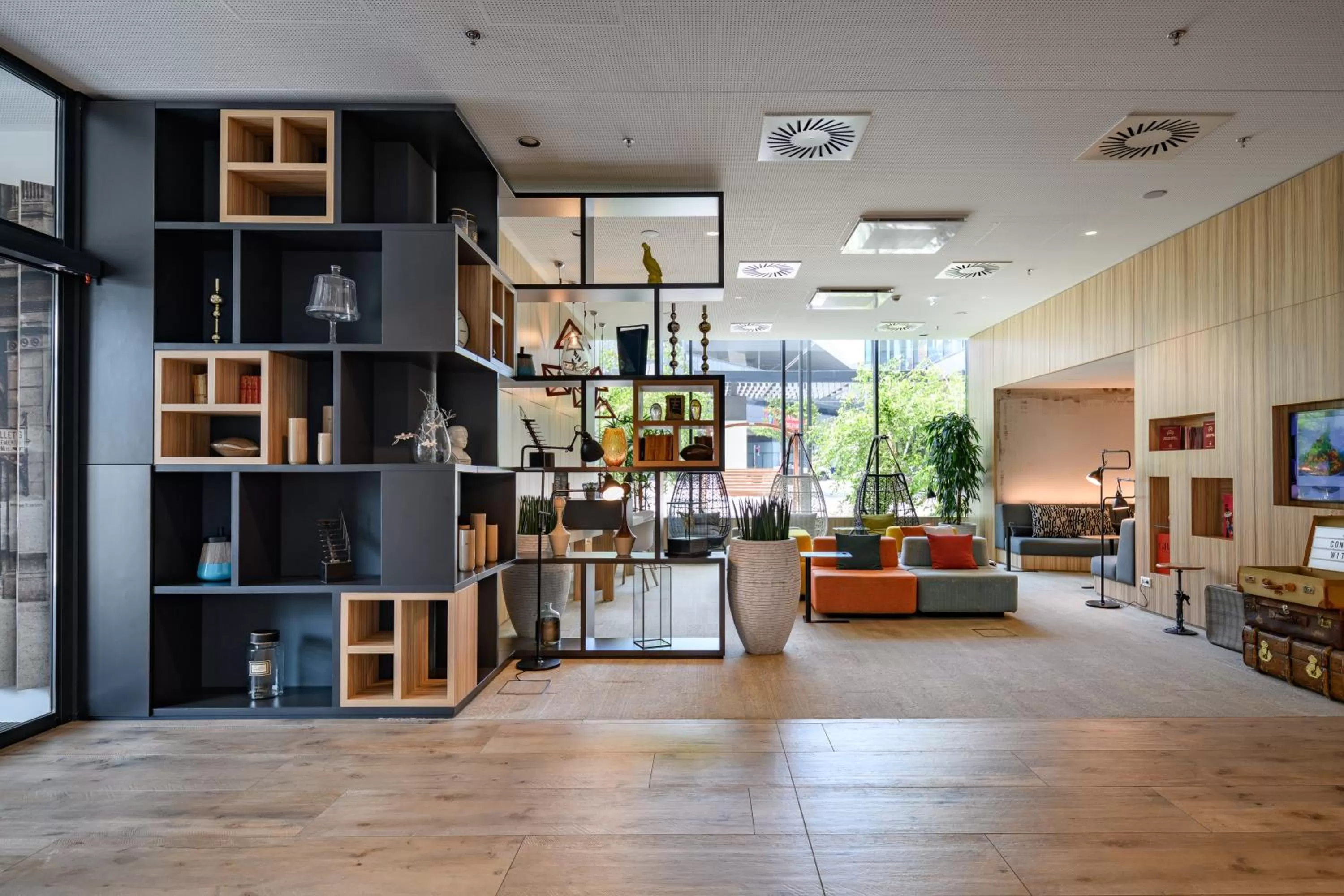 Lobby or reception in Novotel Wien Hauptbahnhof