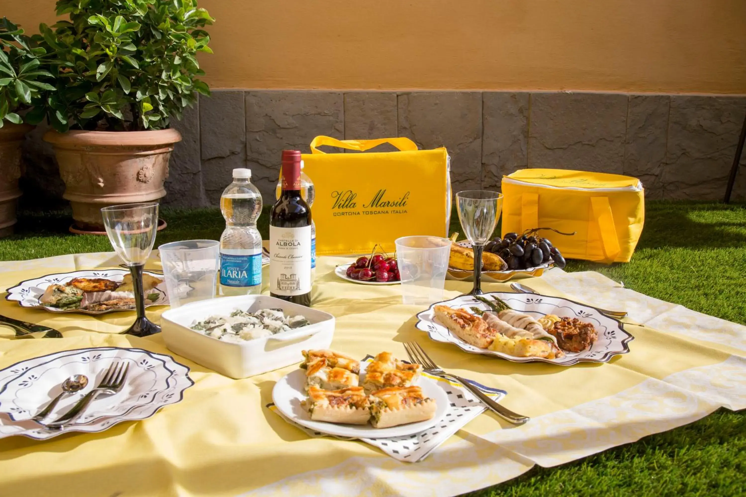 Food and drinks in Hotel Villa Marsili