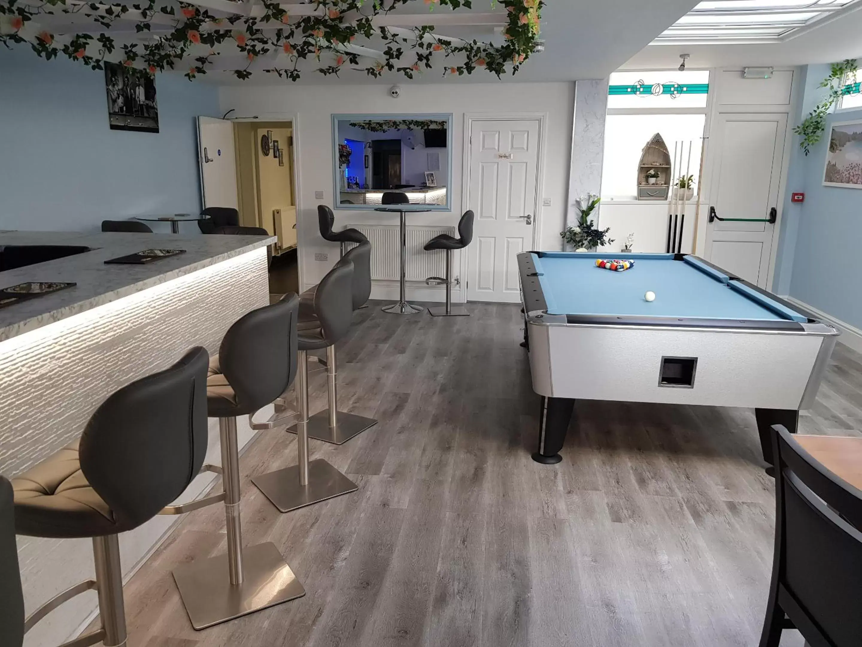 Lounge or bar, Billiards in OYO Minerva Guesthouse