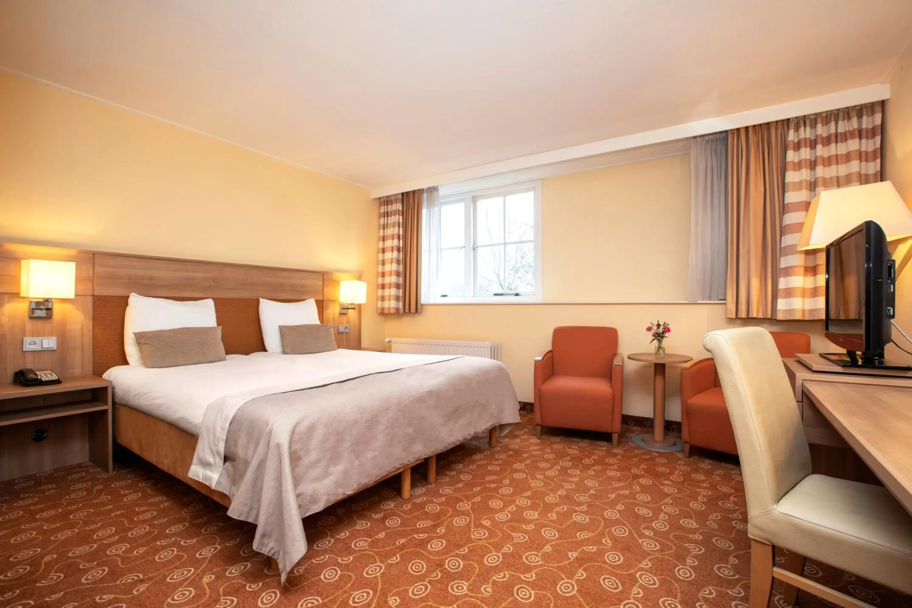 Bedroom, Bed in Fletcher Hotel-Restaurant Klein Zwitserland
