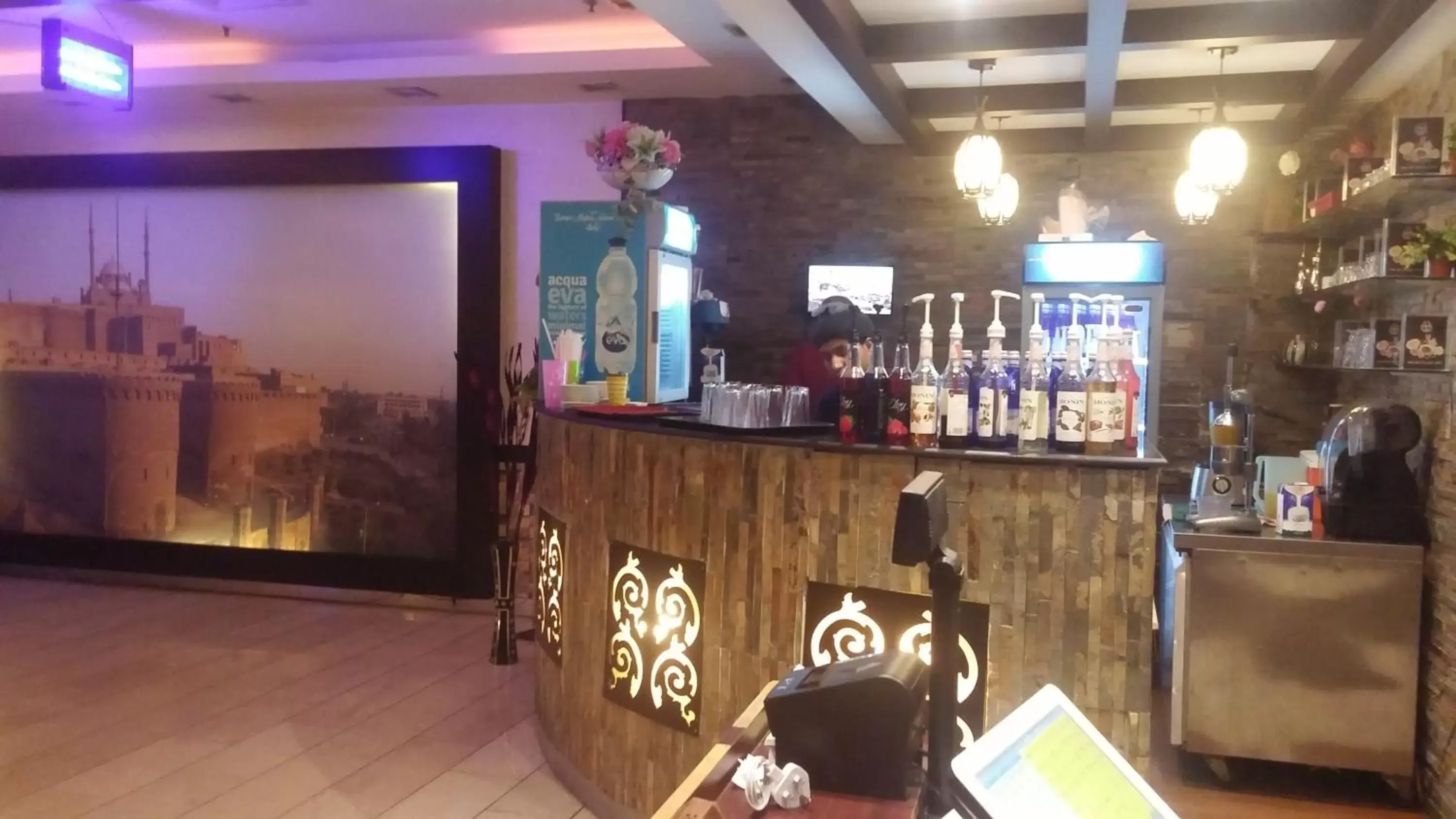 Lounge/Bar in Kuwait Continental Hotel