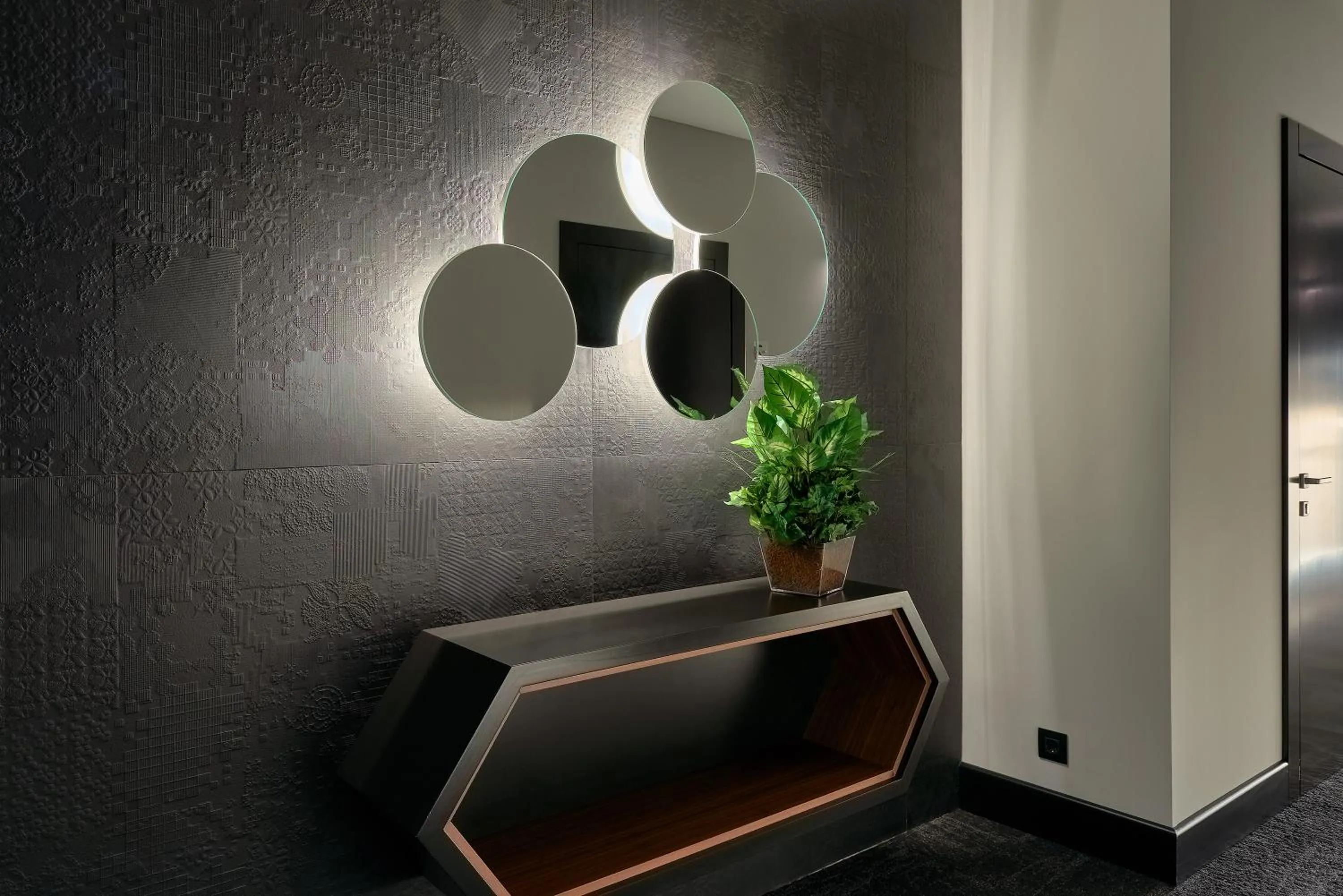 Decorative detail in Hotel Ora