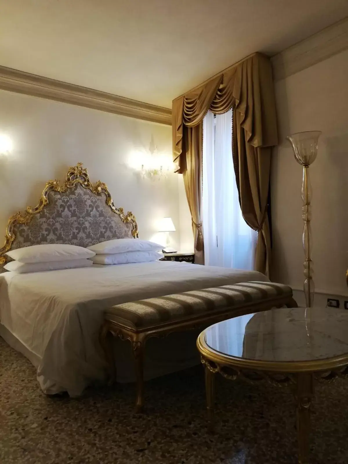 Bedroom, Bed in Ca' Bonfadini Historic Experience