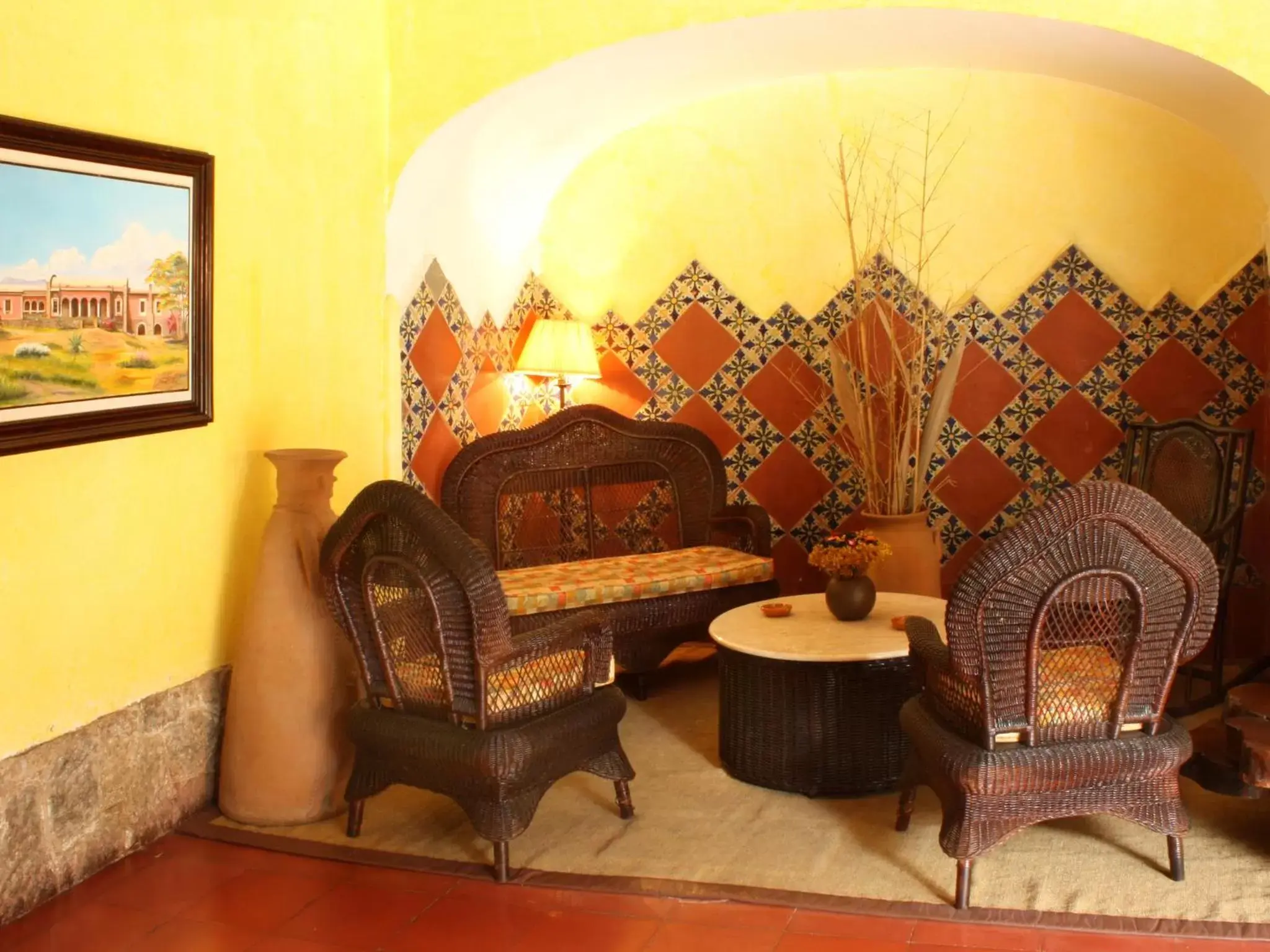 Communal lounge/ TV room, Seating Area in Hotel Racquet Cuernavaca