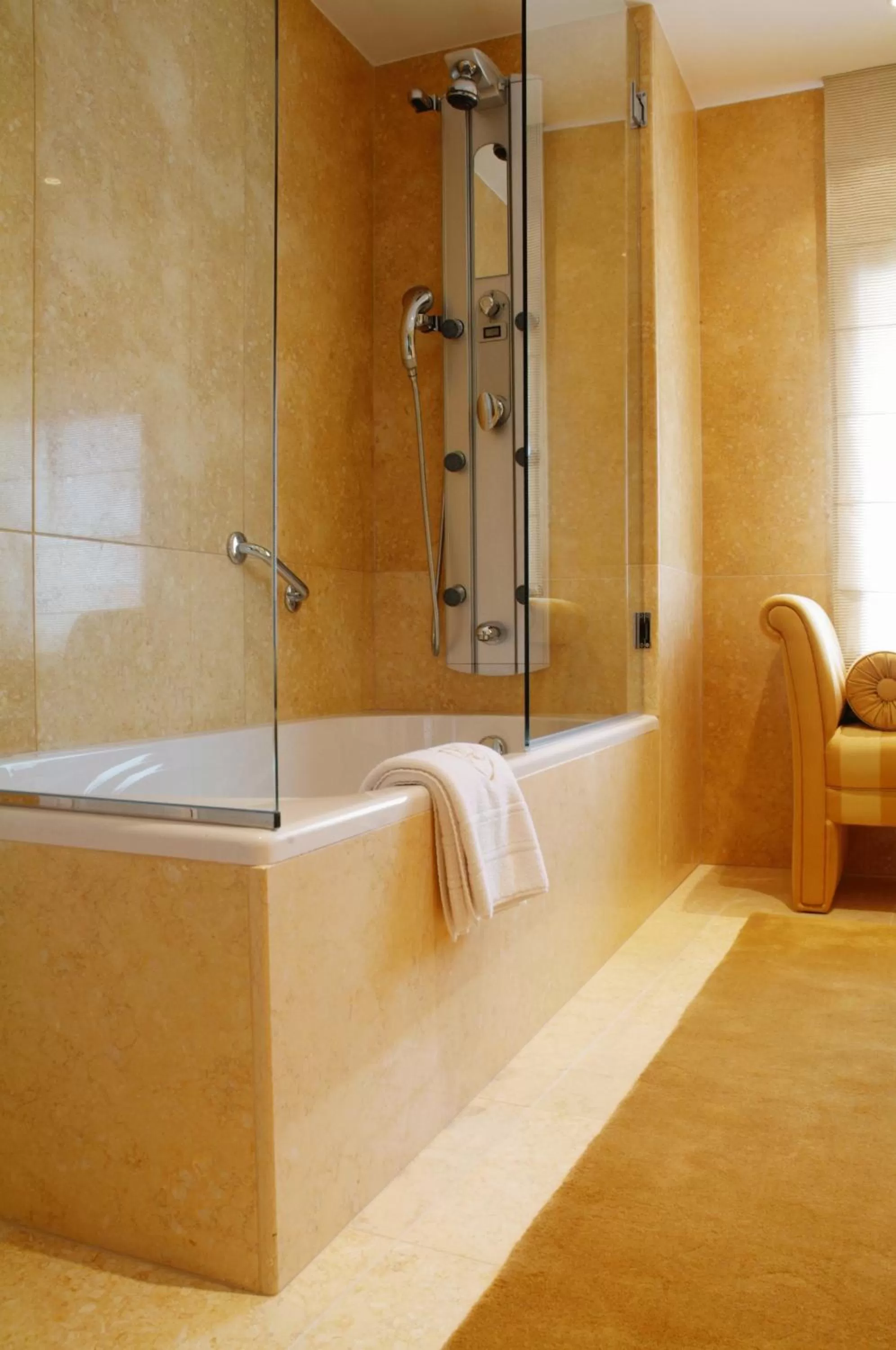 Toilet in Hotel Moliceiro