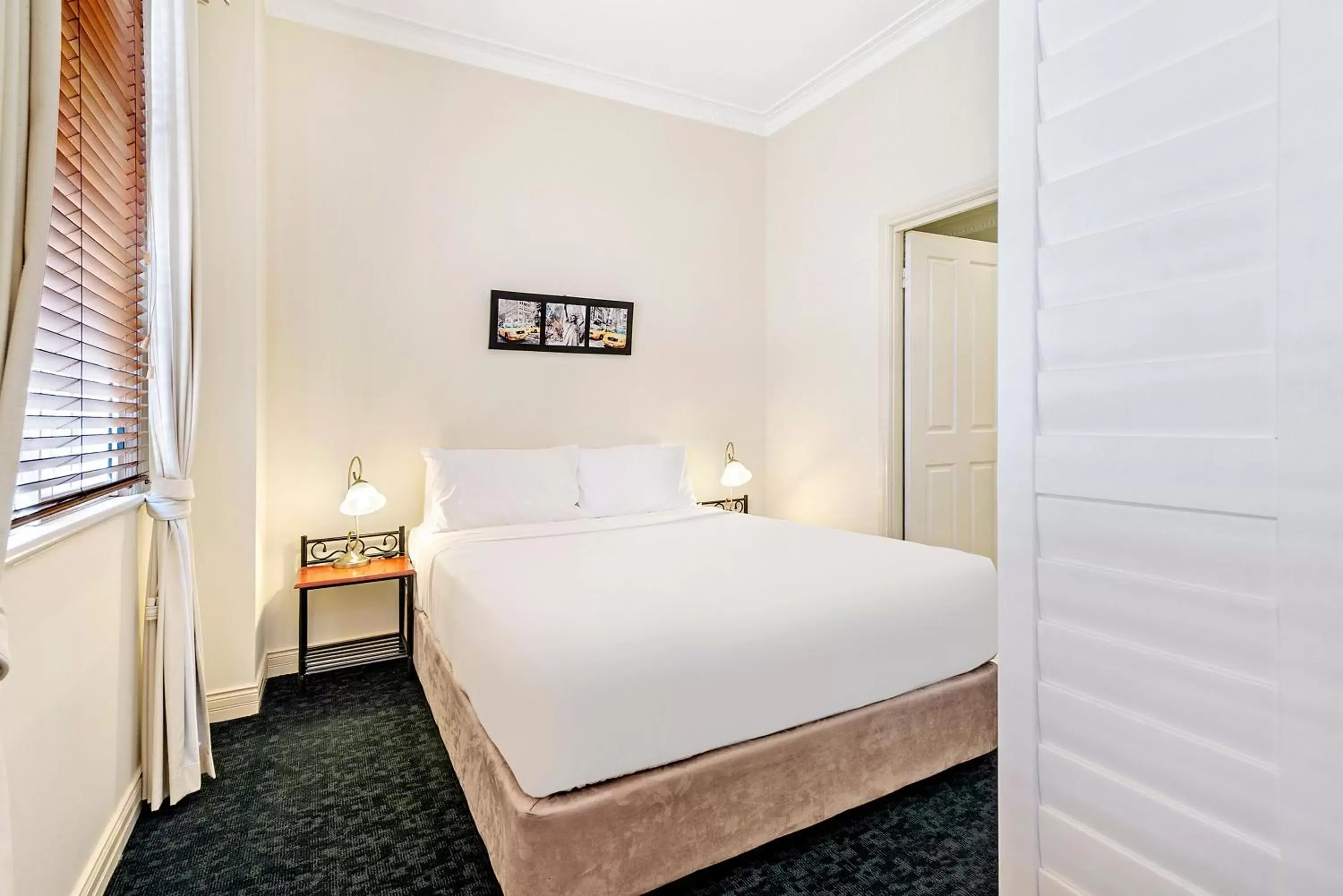 Bedroom, Bed in ULTIQA Rothbury Hotel