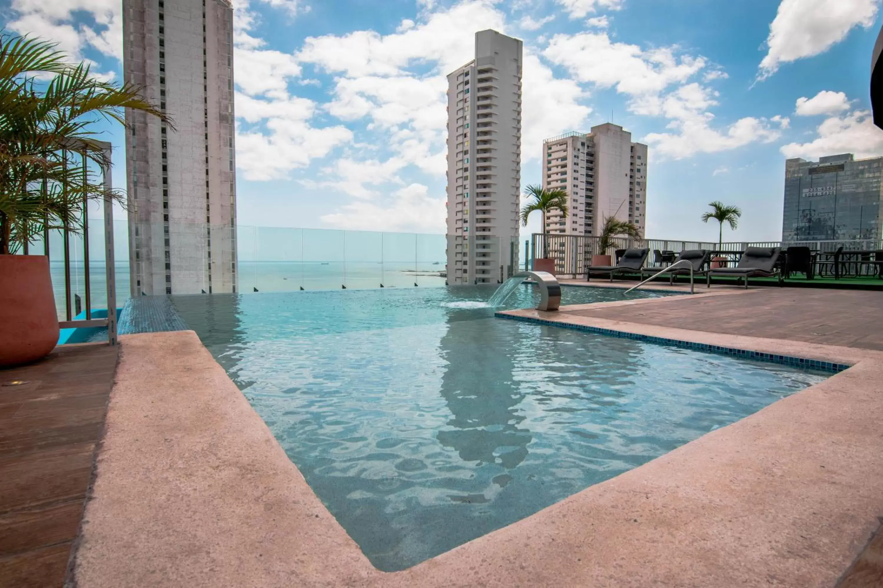 Swimming Pool in Innfiniti Hotel & Suites