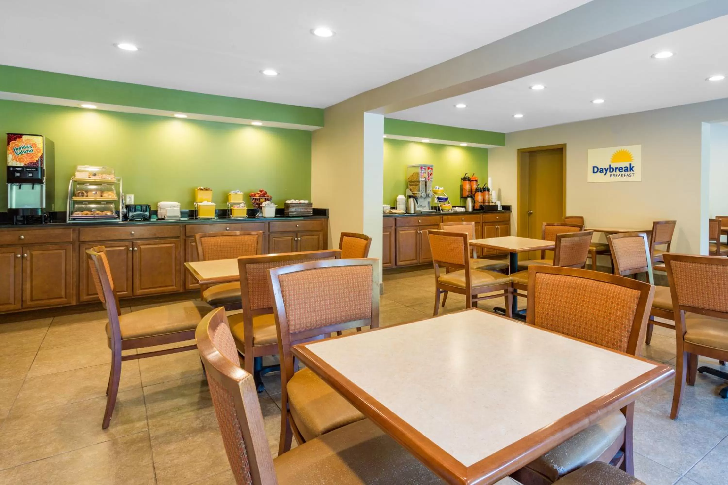 Continental breakfast in Days Inn by Wyndham Lexington