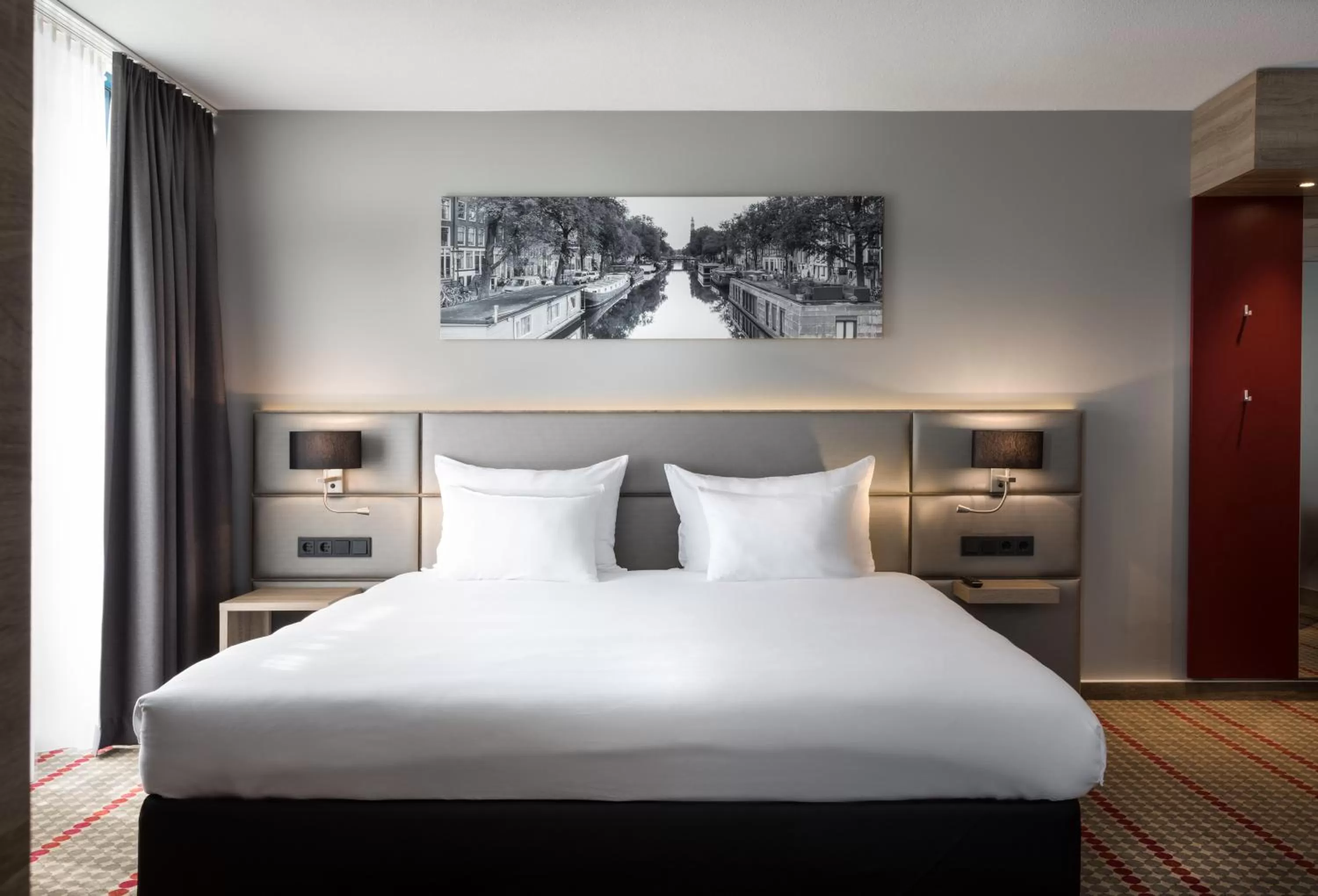 Bedroom, Bed in Ramada by Wyndham Amsterdam Airport Schiphol