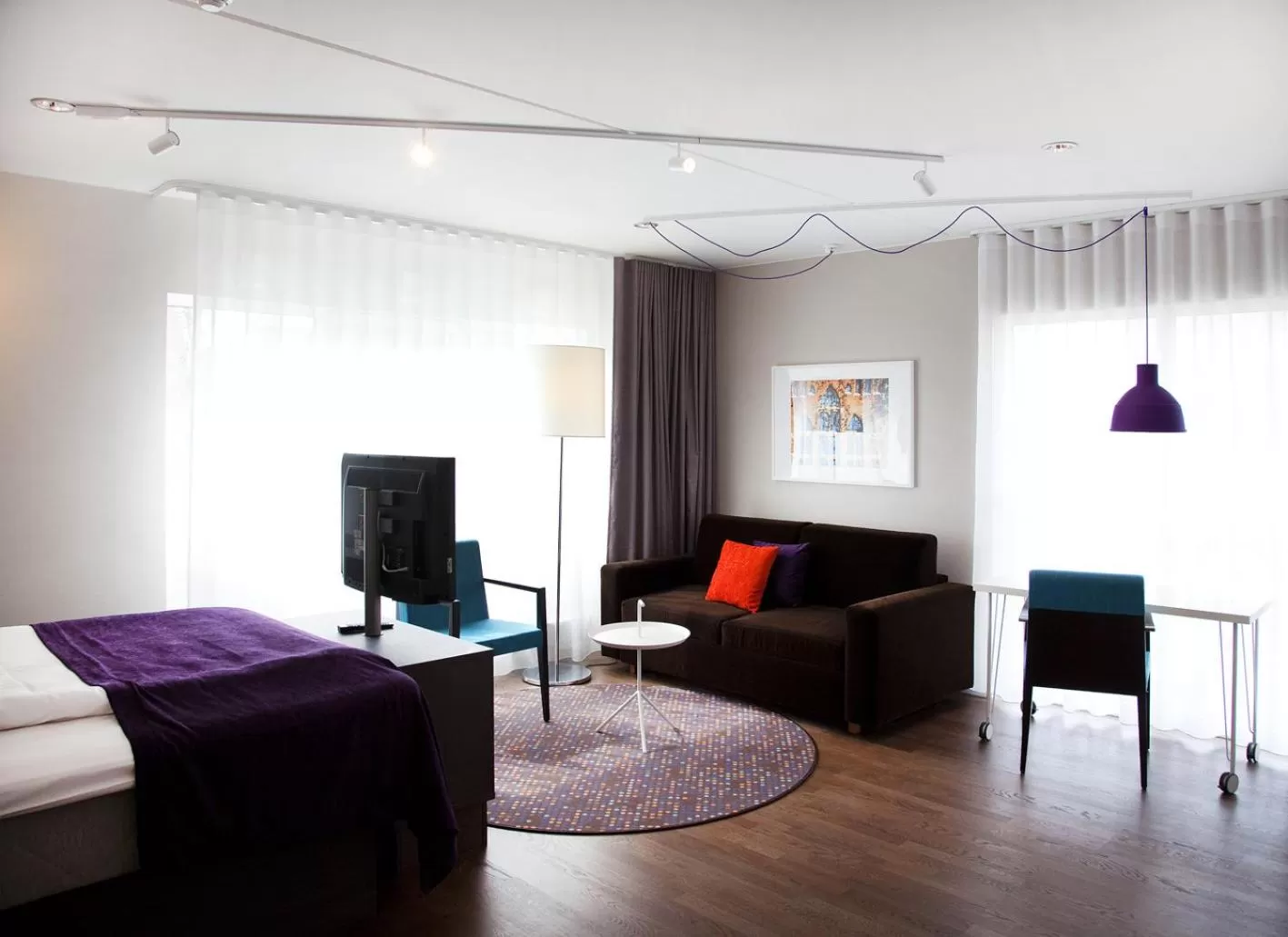 Photo of the whole room in Finn Apartments